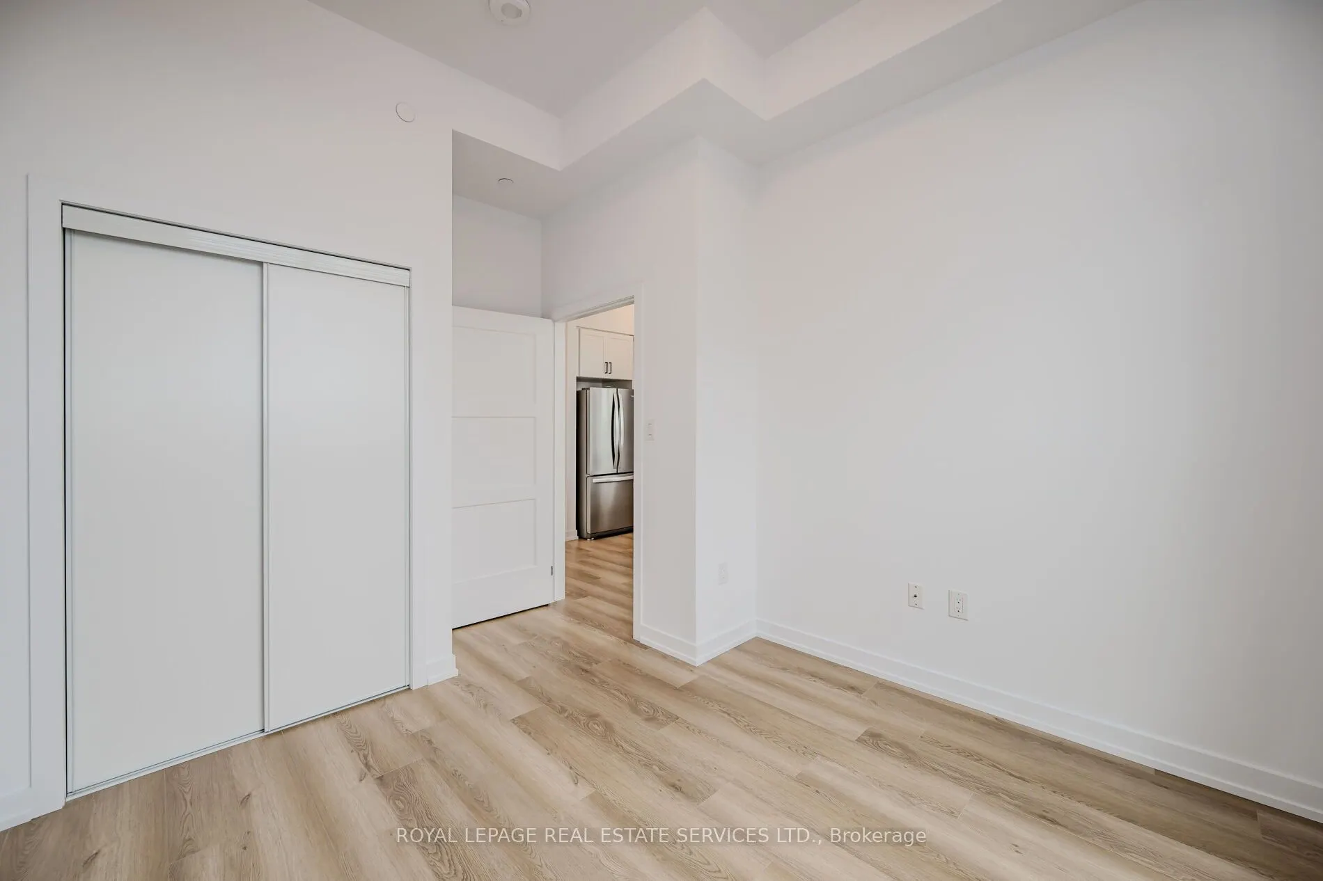 470 Dundas Street E, #517