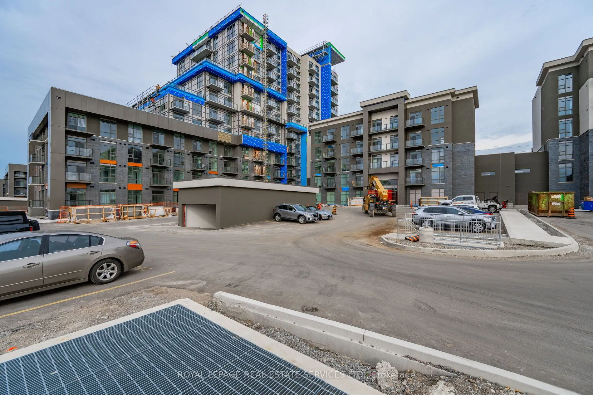 470 Dundas Street E, #517