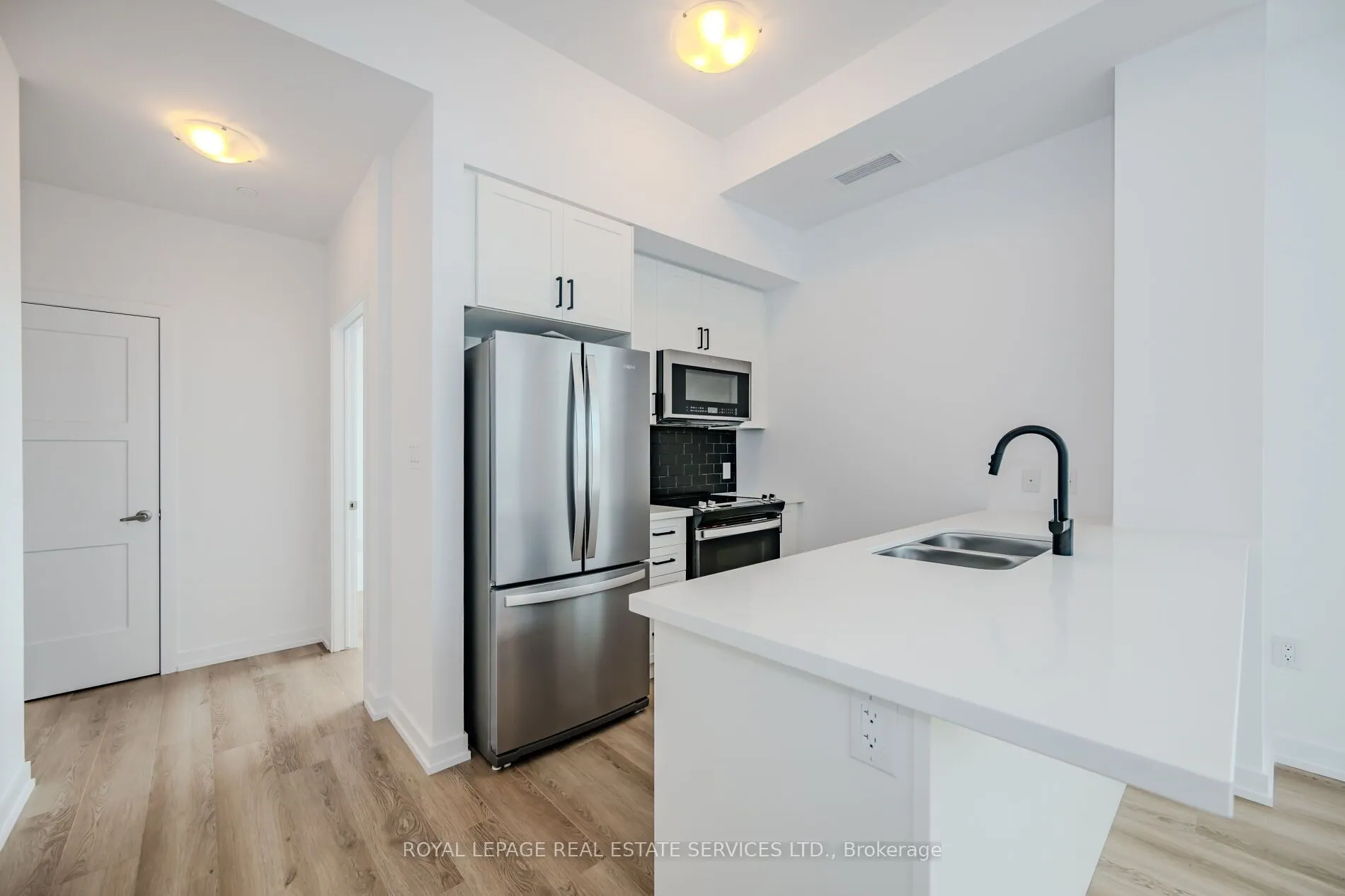 470 Dundas Street E, #517
