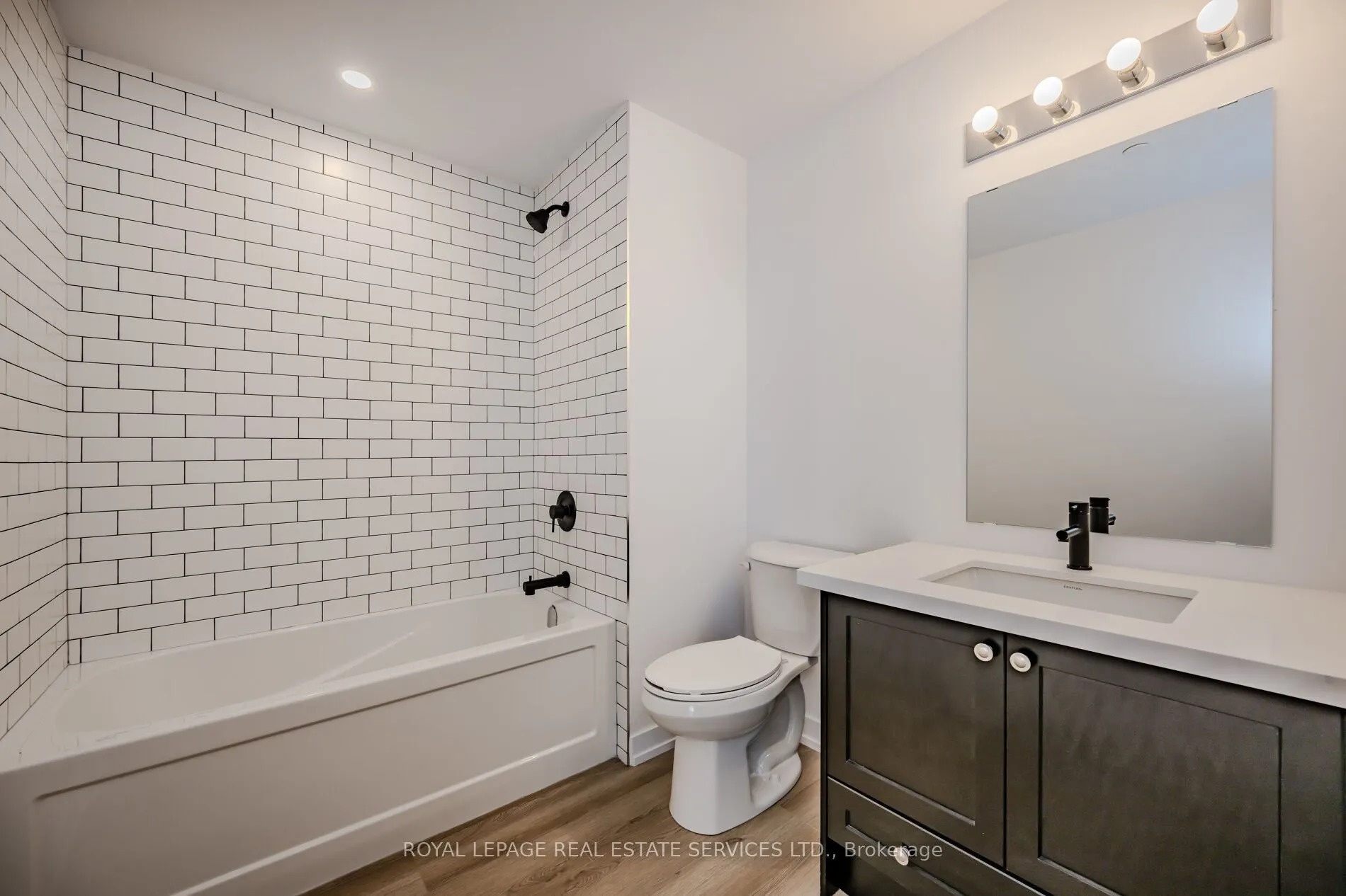 470 Dundas Street E, #517