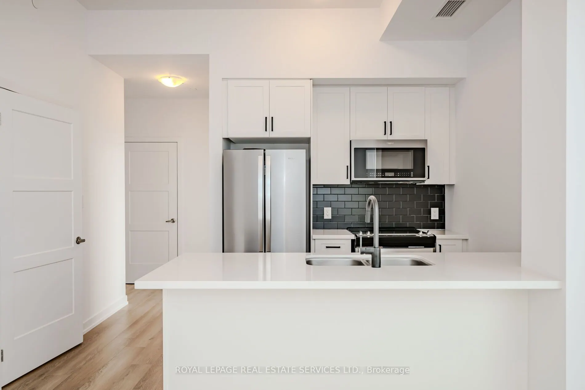 470 Dundas Street E, #517