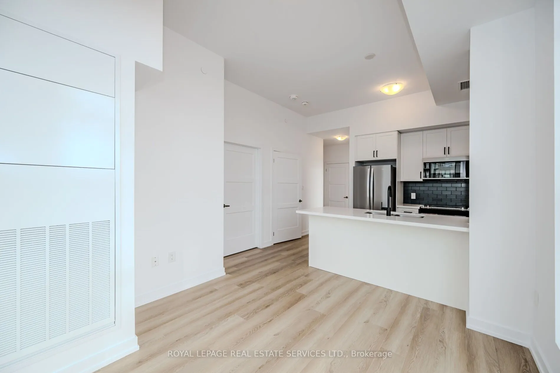 470 Dundas Street E, #517