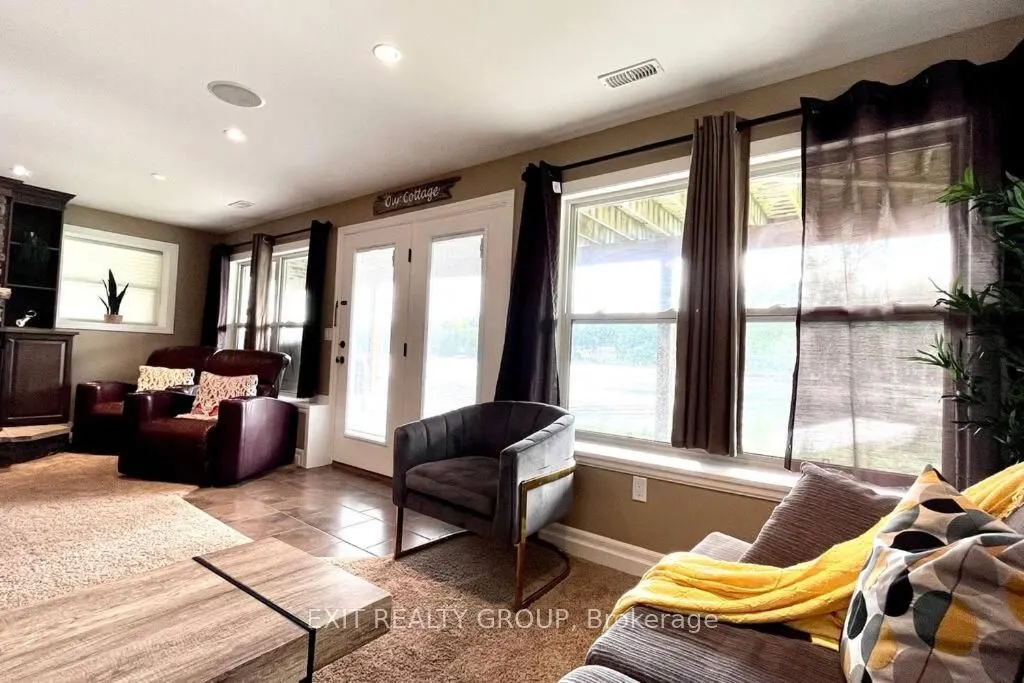 1531 Foxboro Stirling Road