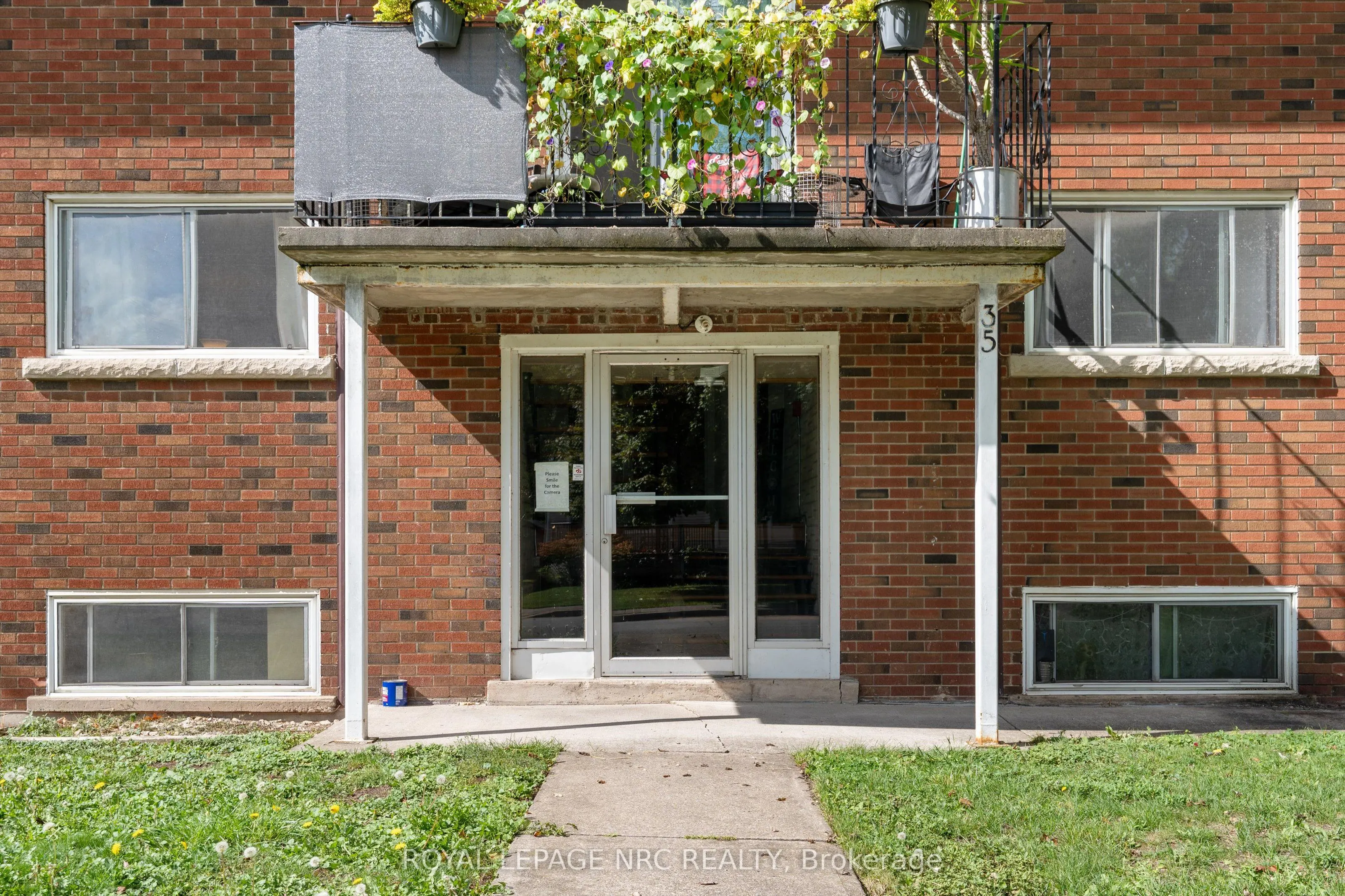 35 Aqueduct Street