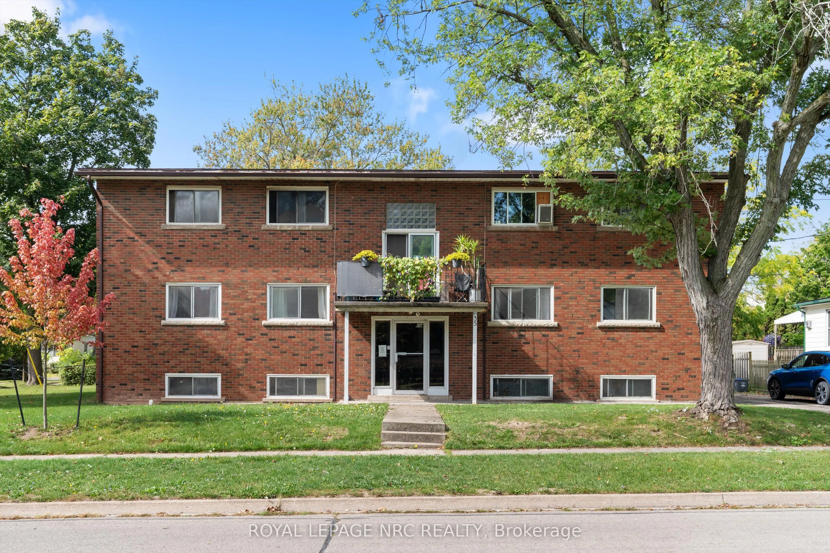 35 Aqueduct Street