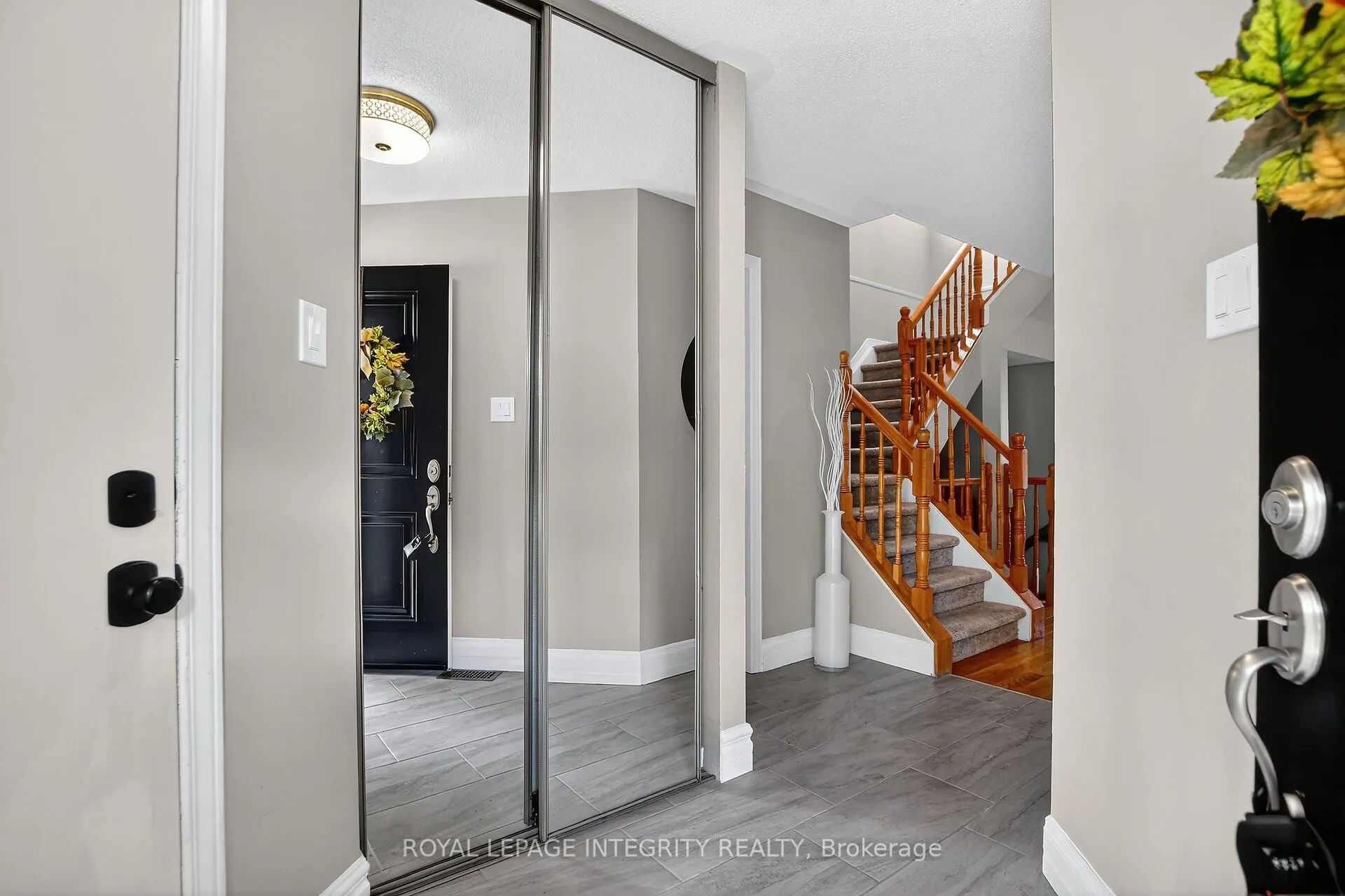 13 Roblyn Way