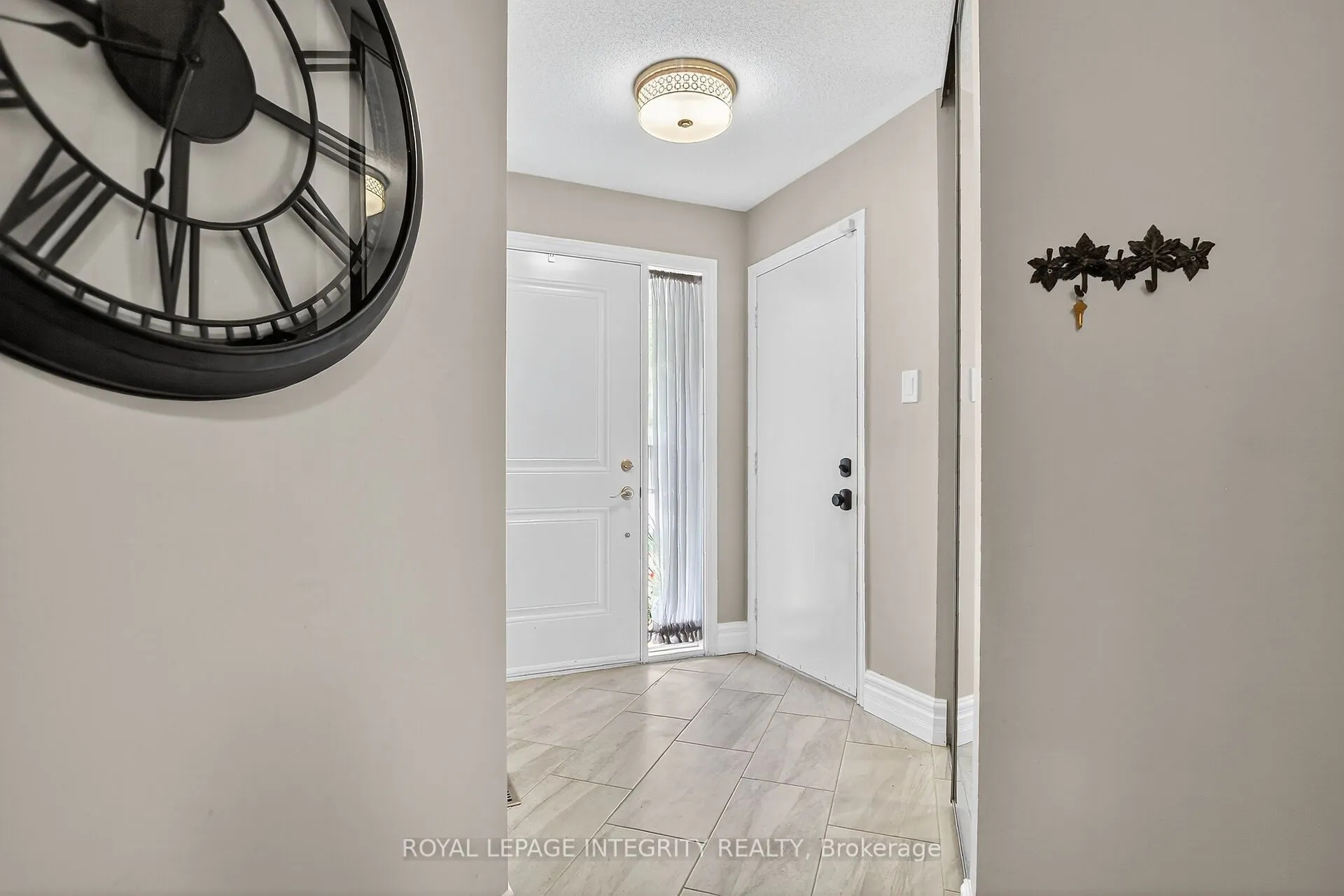 13 Roblyn Way