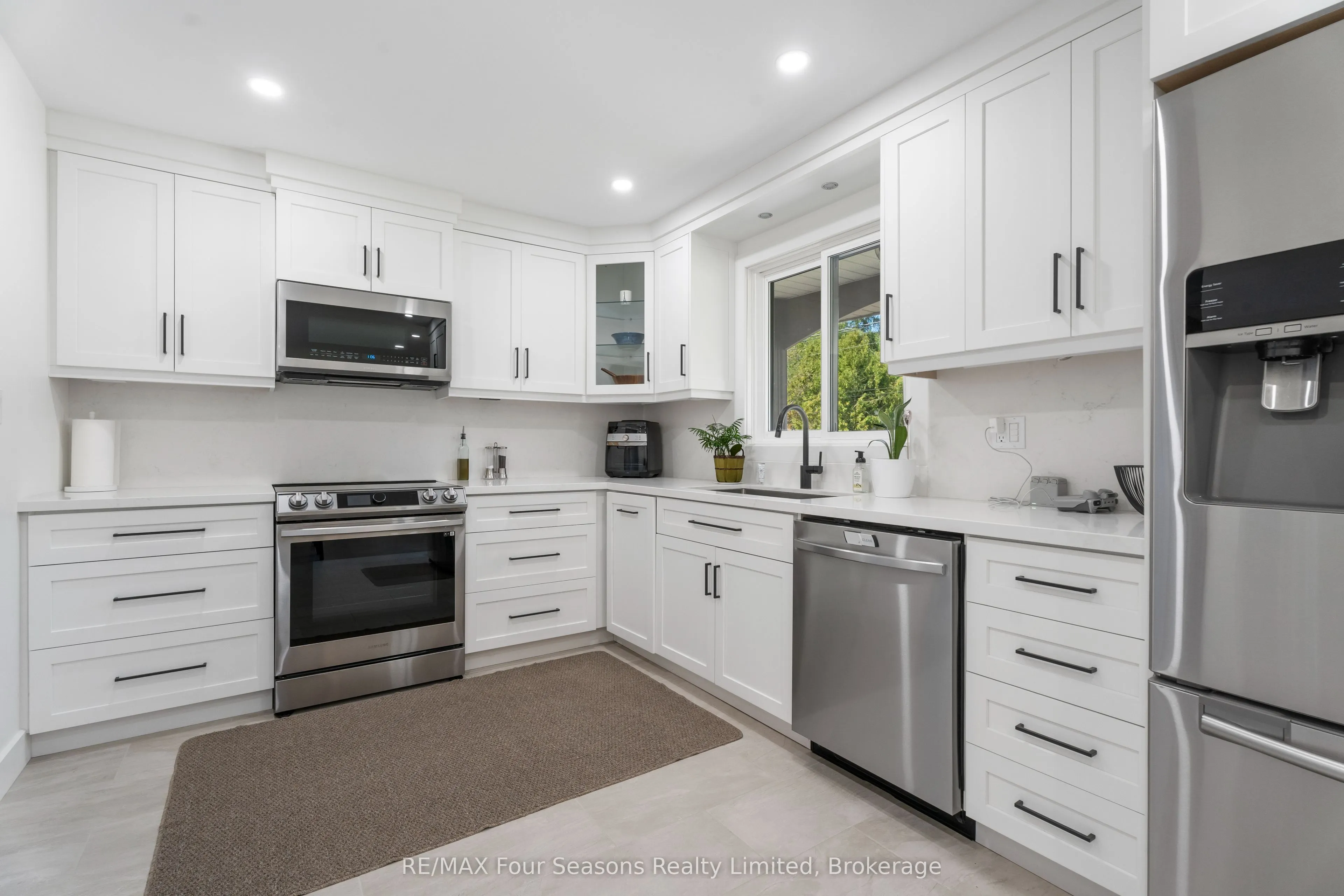571 David Street