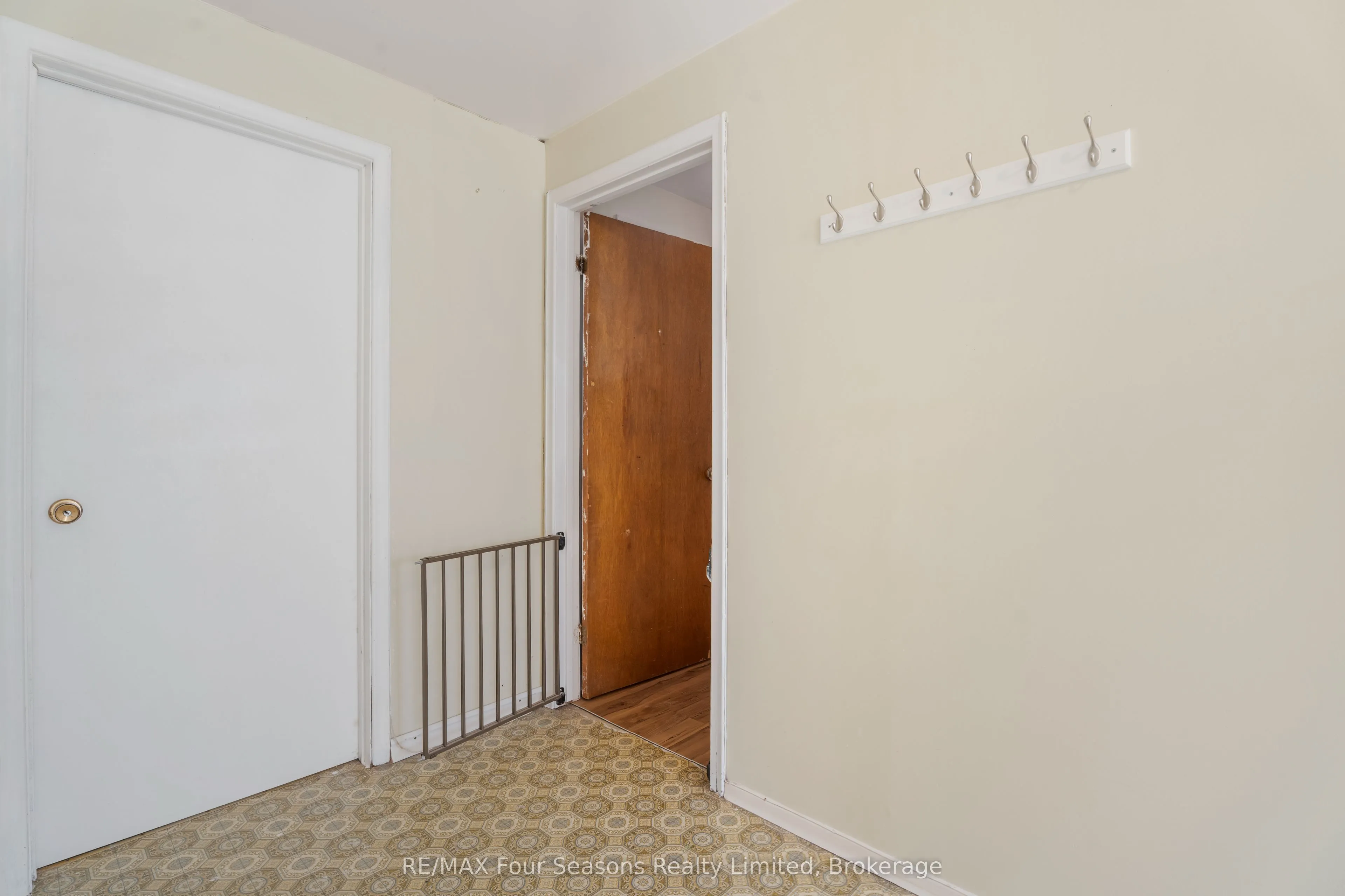 571 David Street