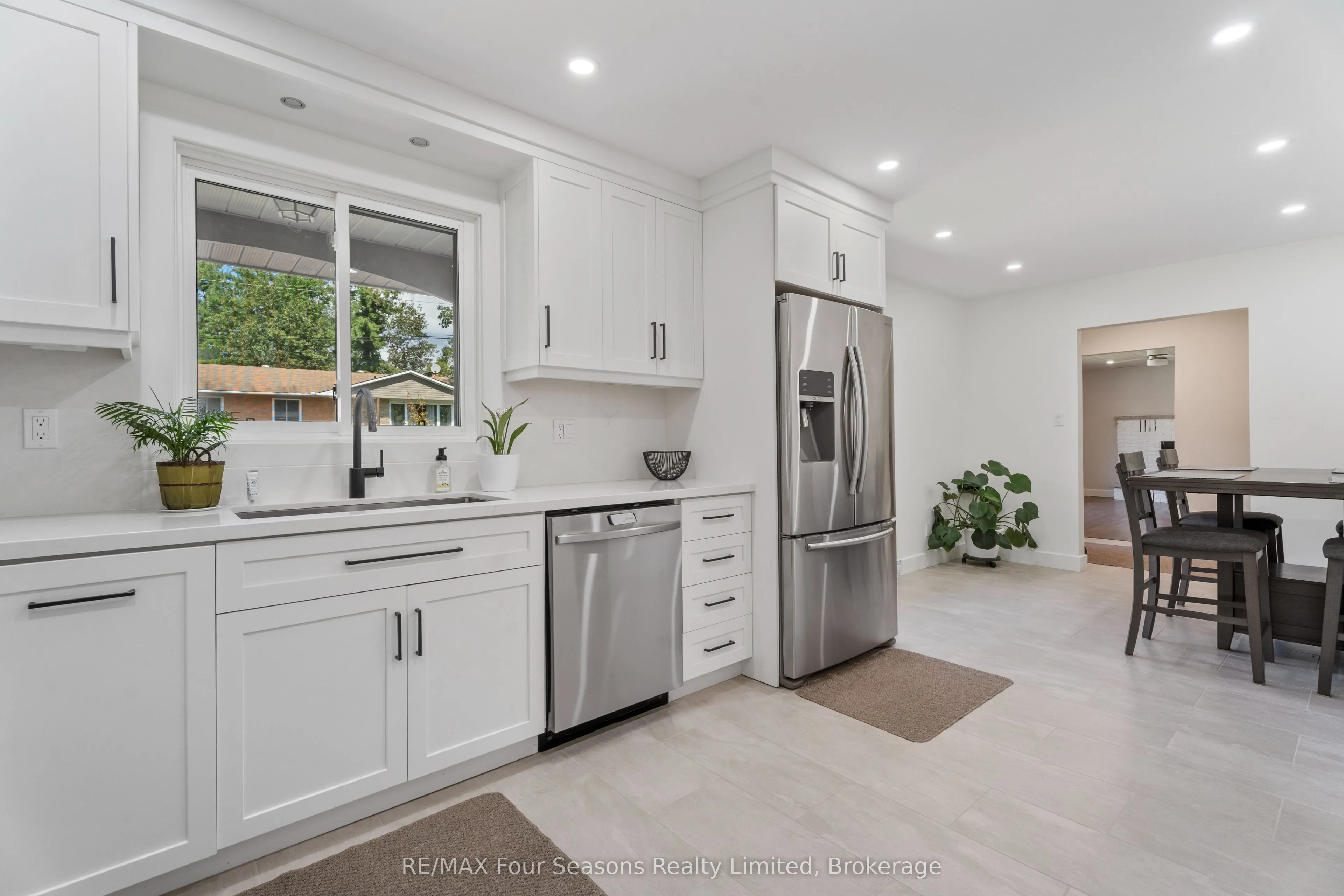 571 David Street