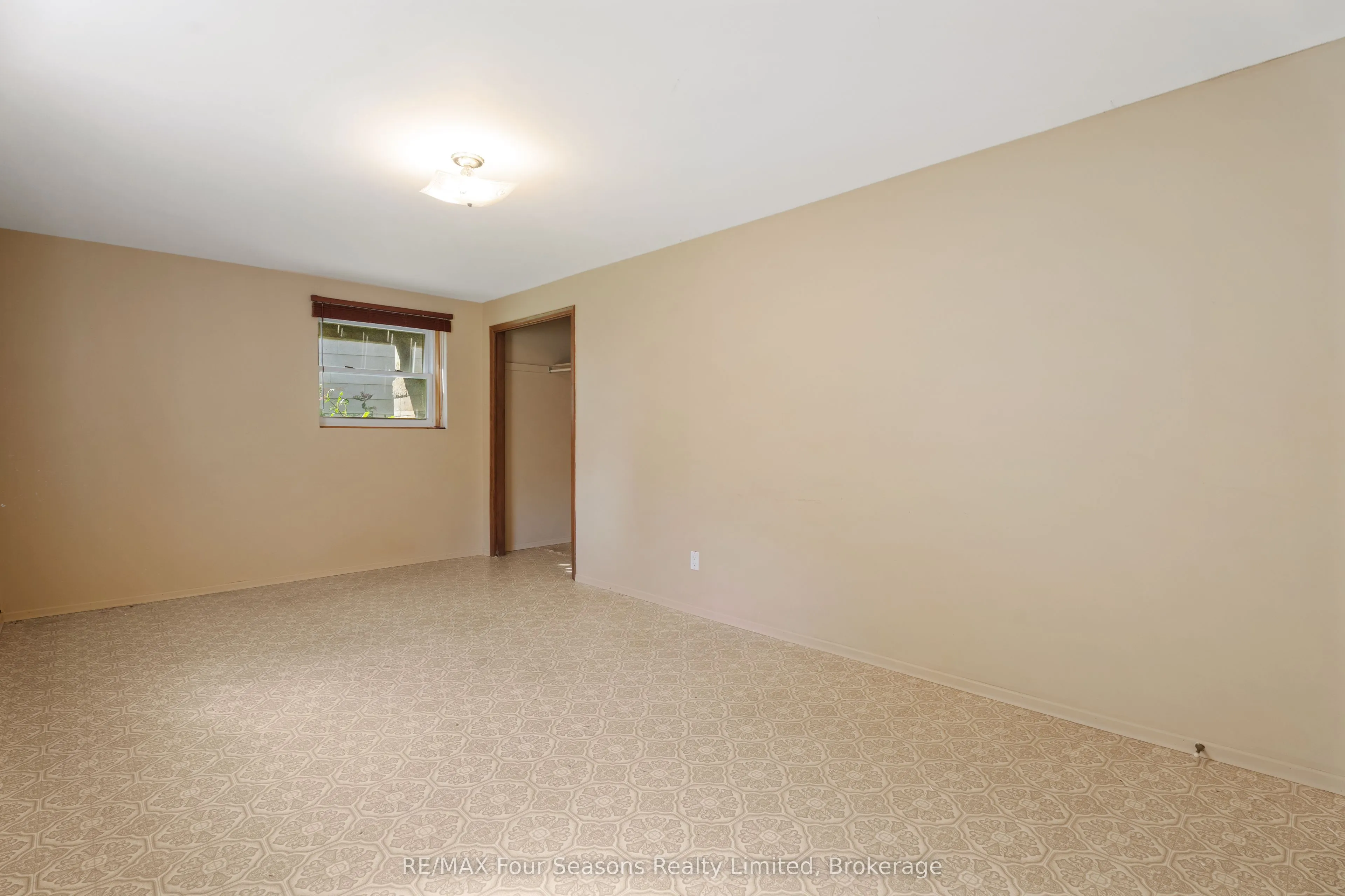 571 David Street
