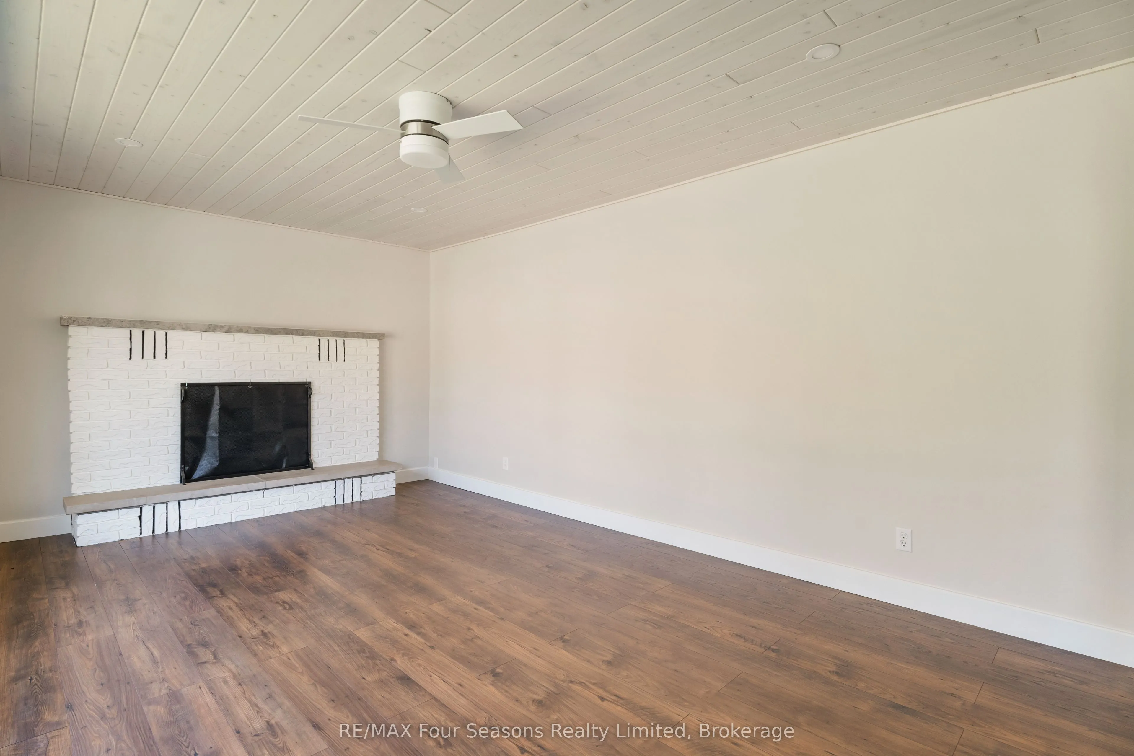 571 David Street