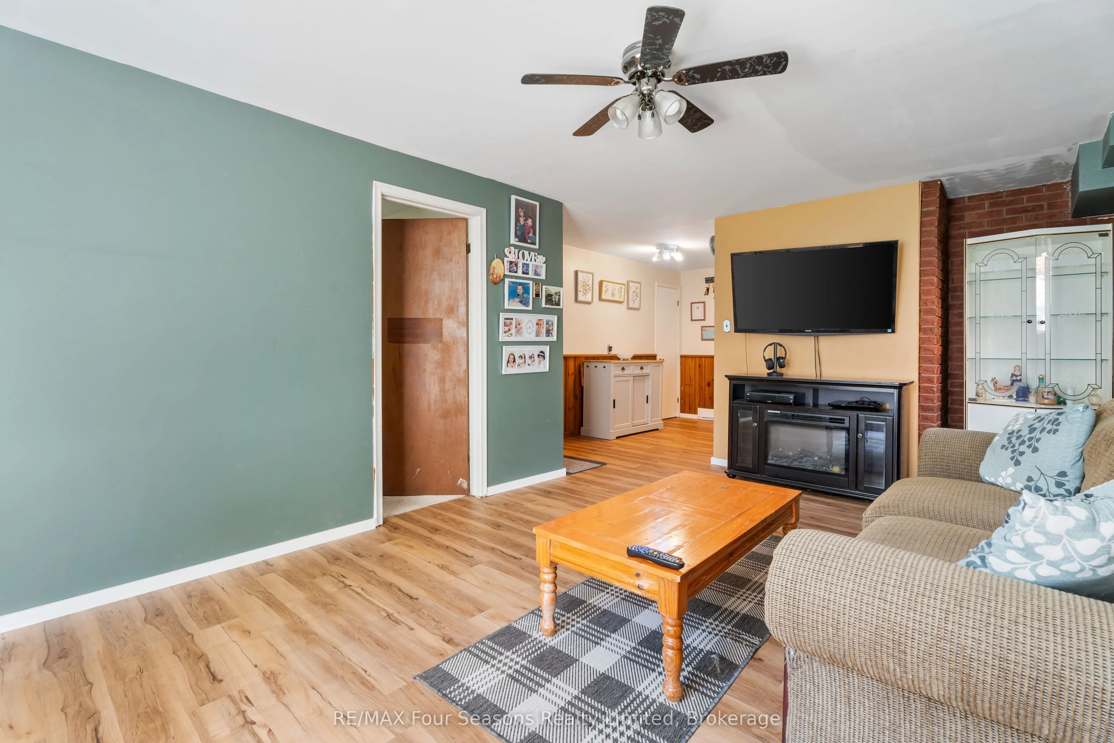 571 David Street