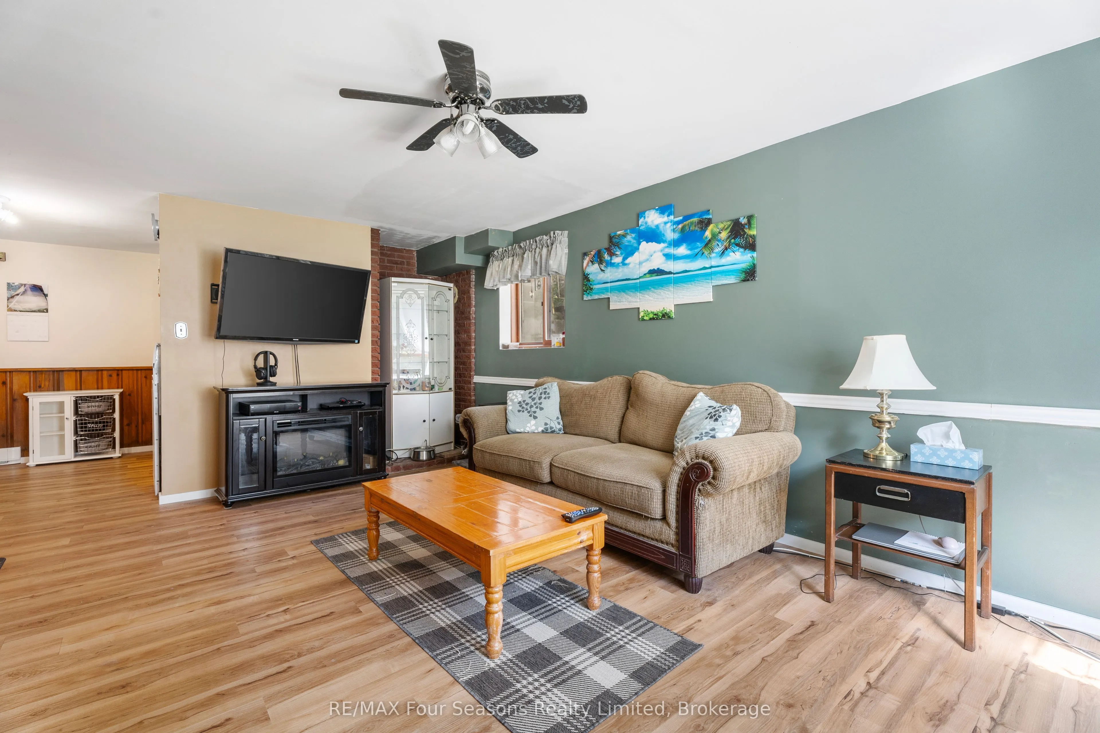 571 David Street