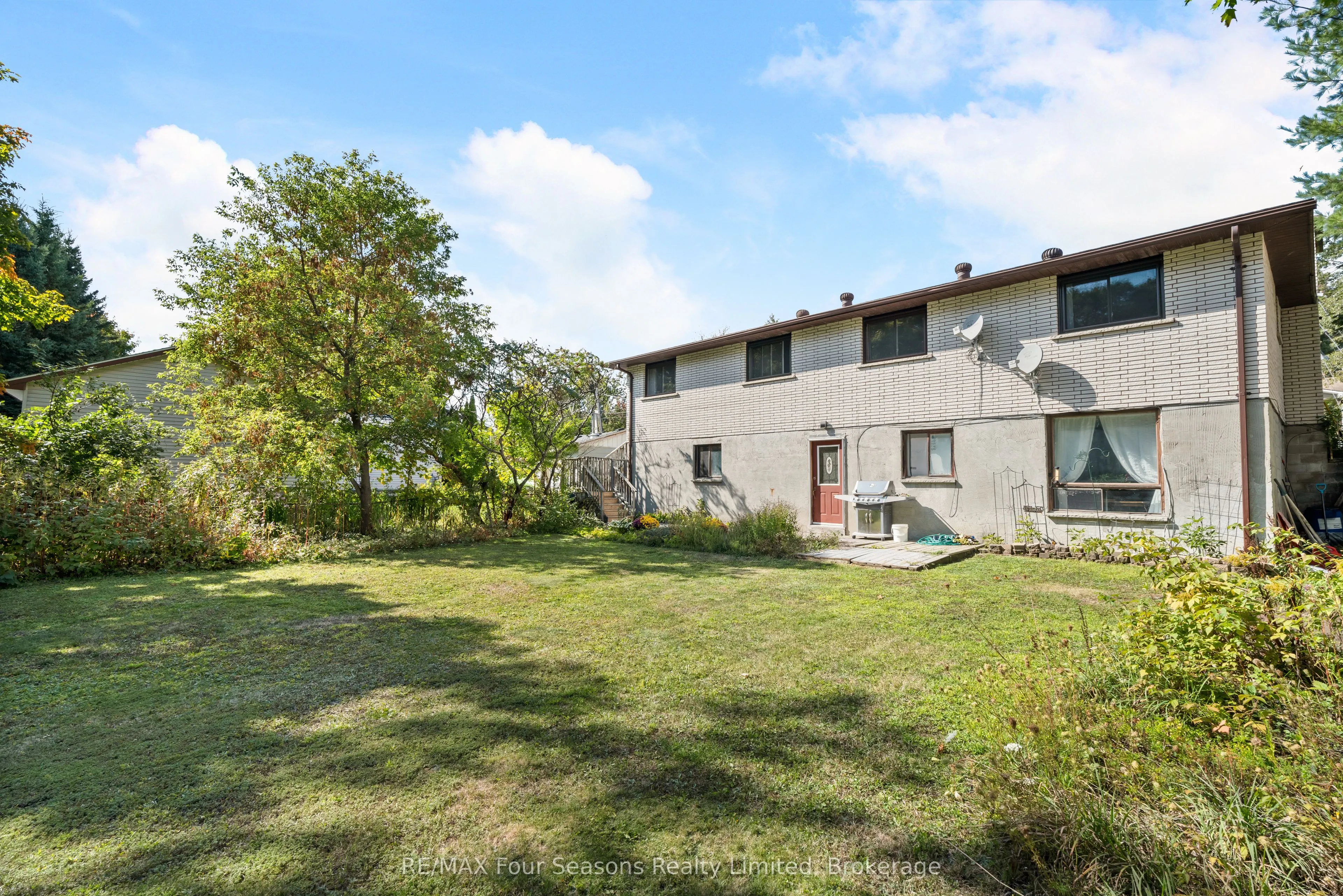 571 David Street