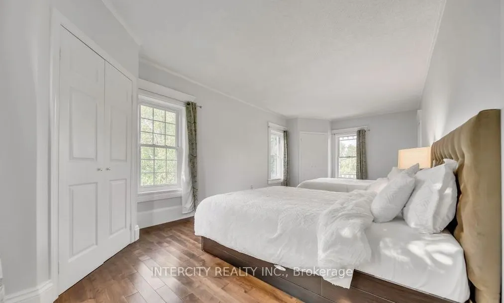 8731 Wellington Road