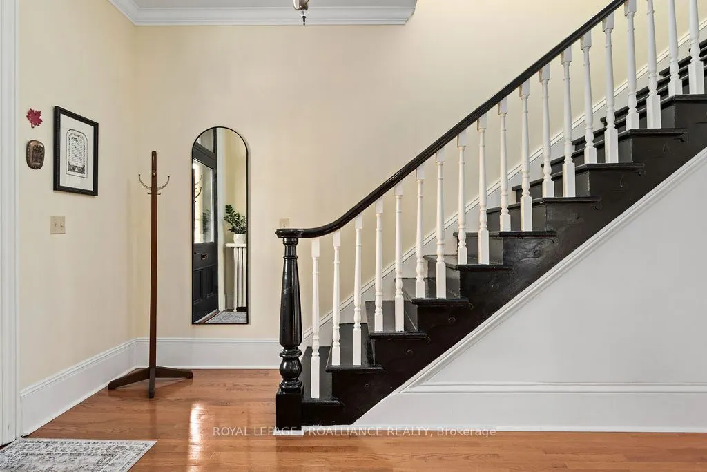 7 Forin Street
