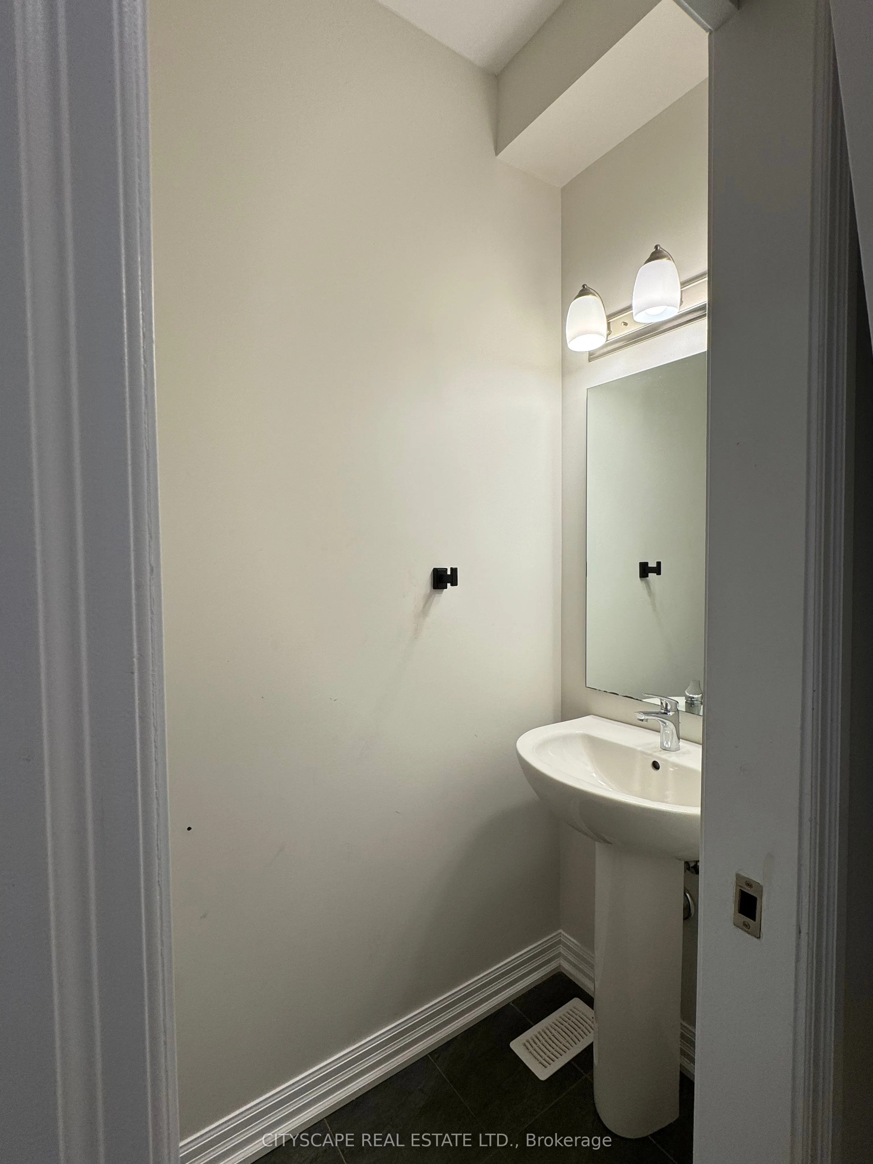 4311 Mann Street, #7