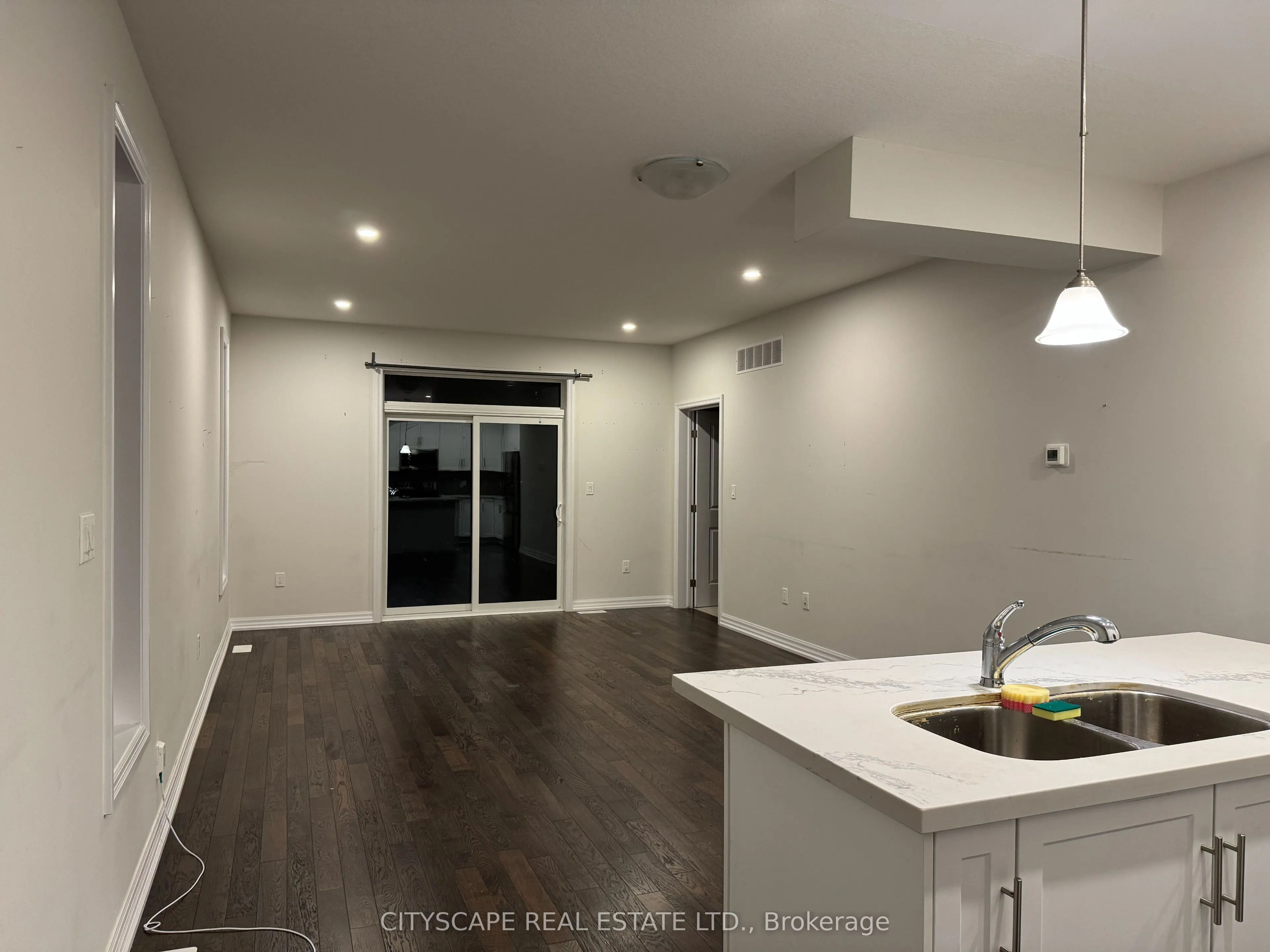4311 Mann Street, #7