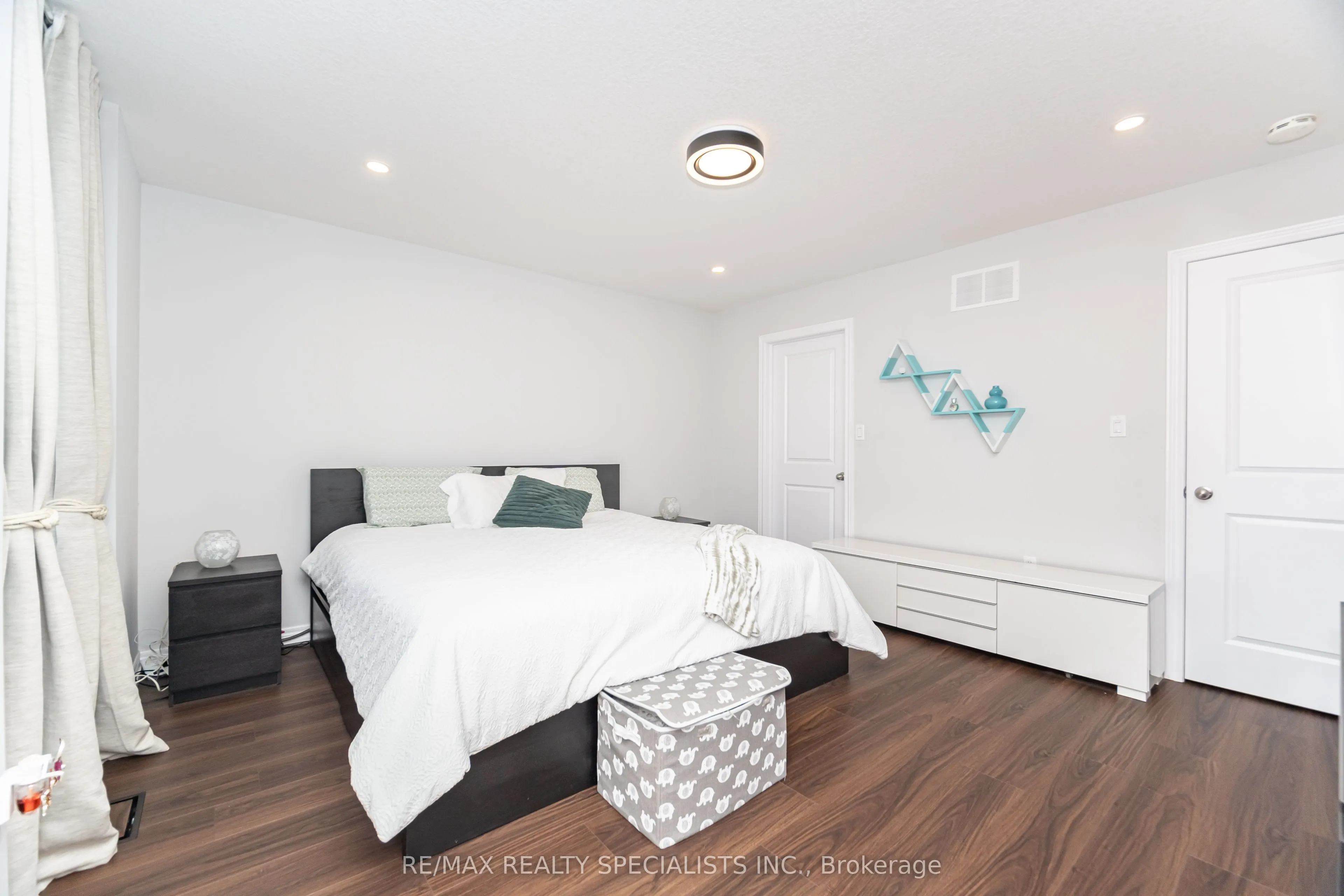 90 Raymond Road, #6