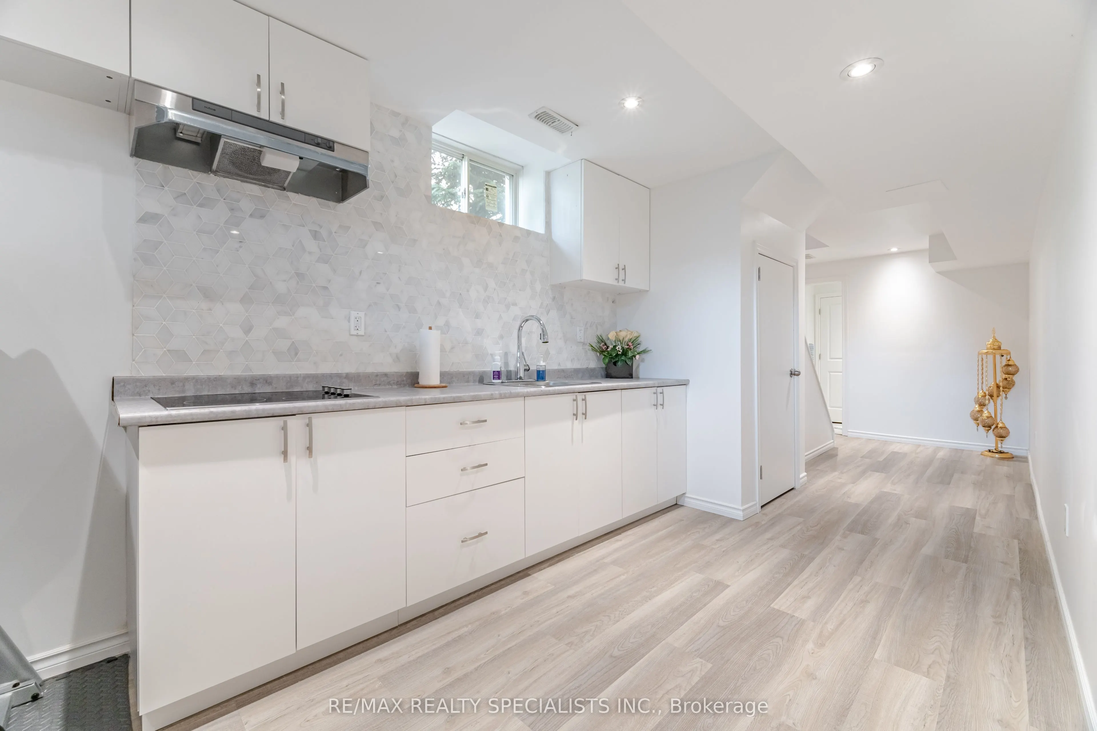 90 Raymond Road, #6