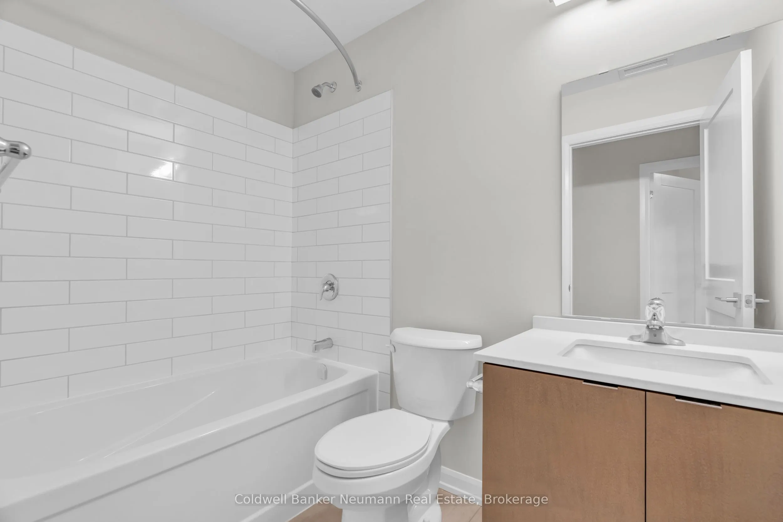 708 Woolwich Street, #102