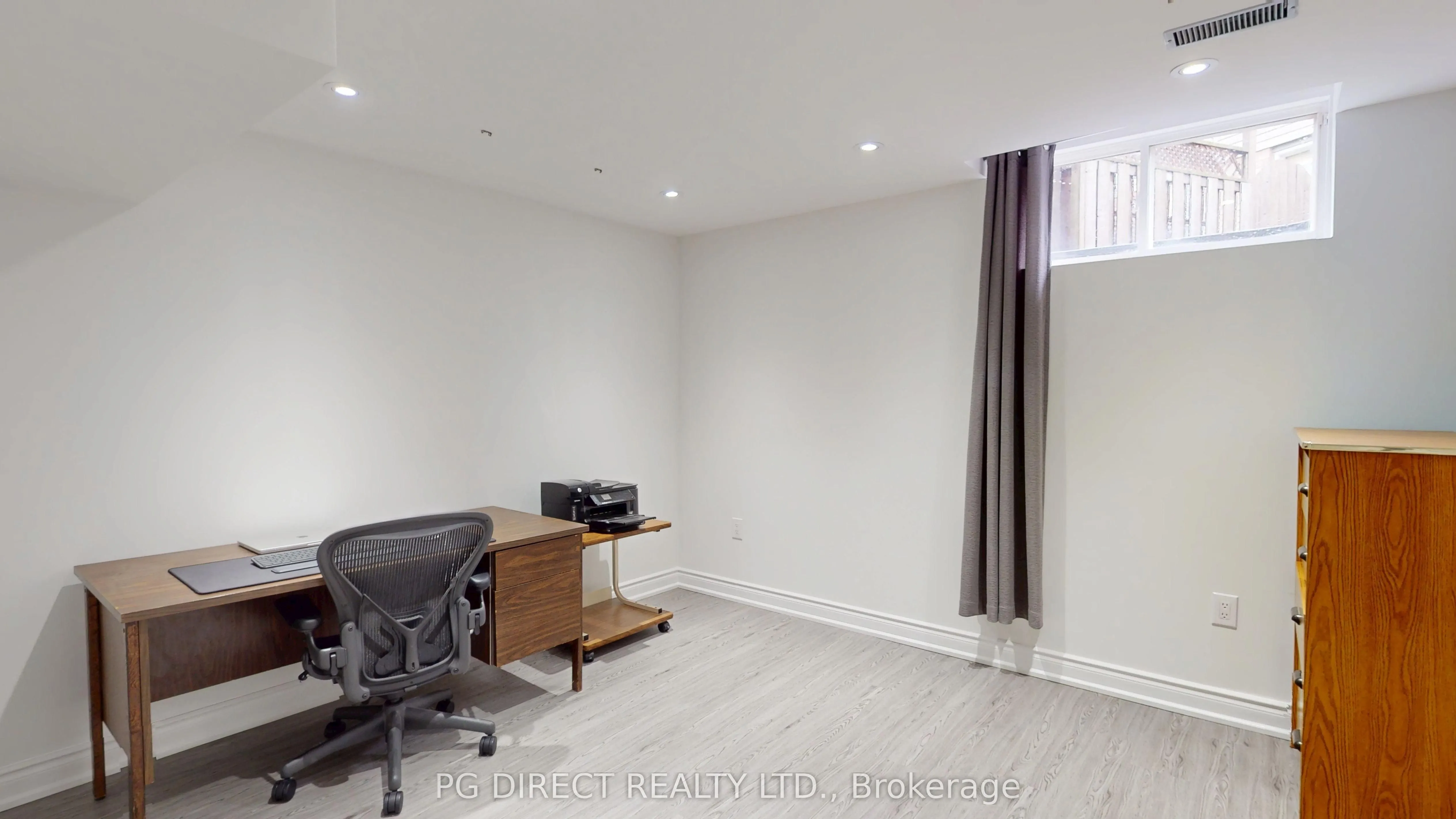32 Elsley Court
