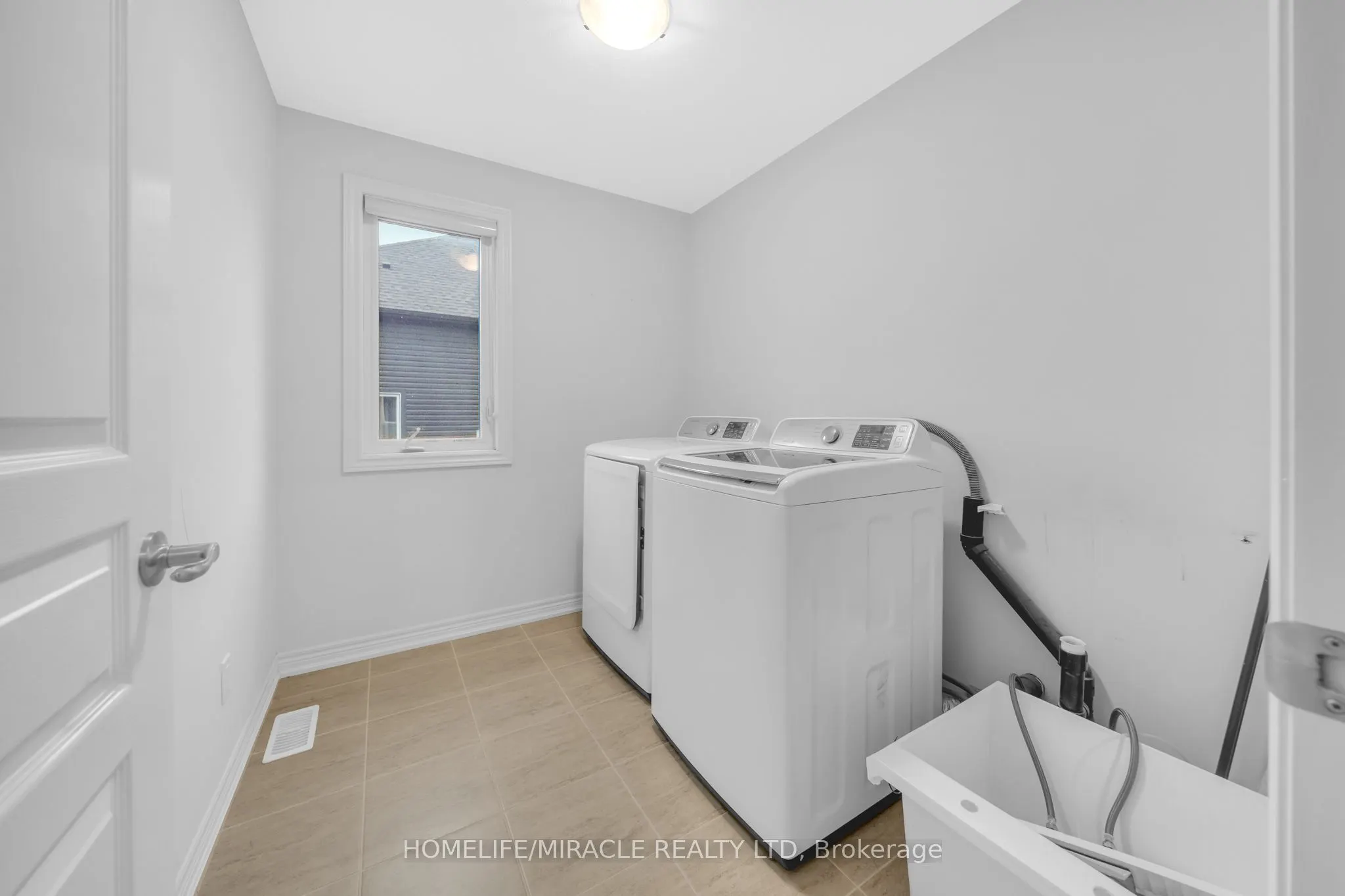 3547 Dominion Road S