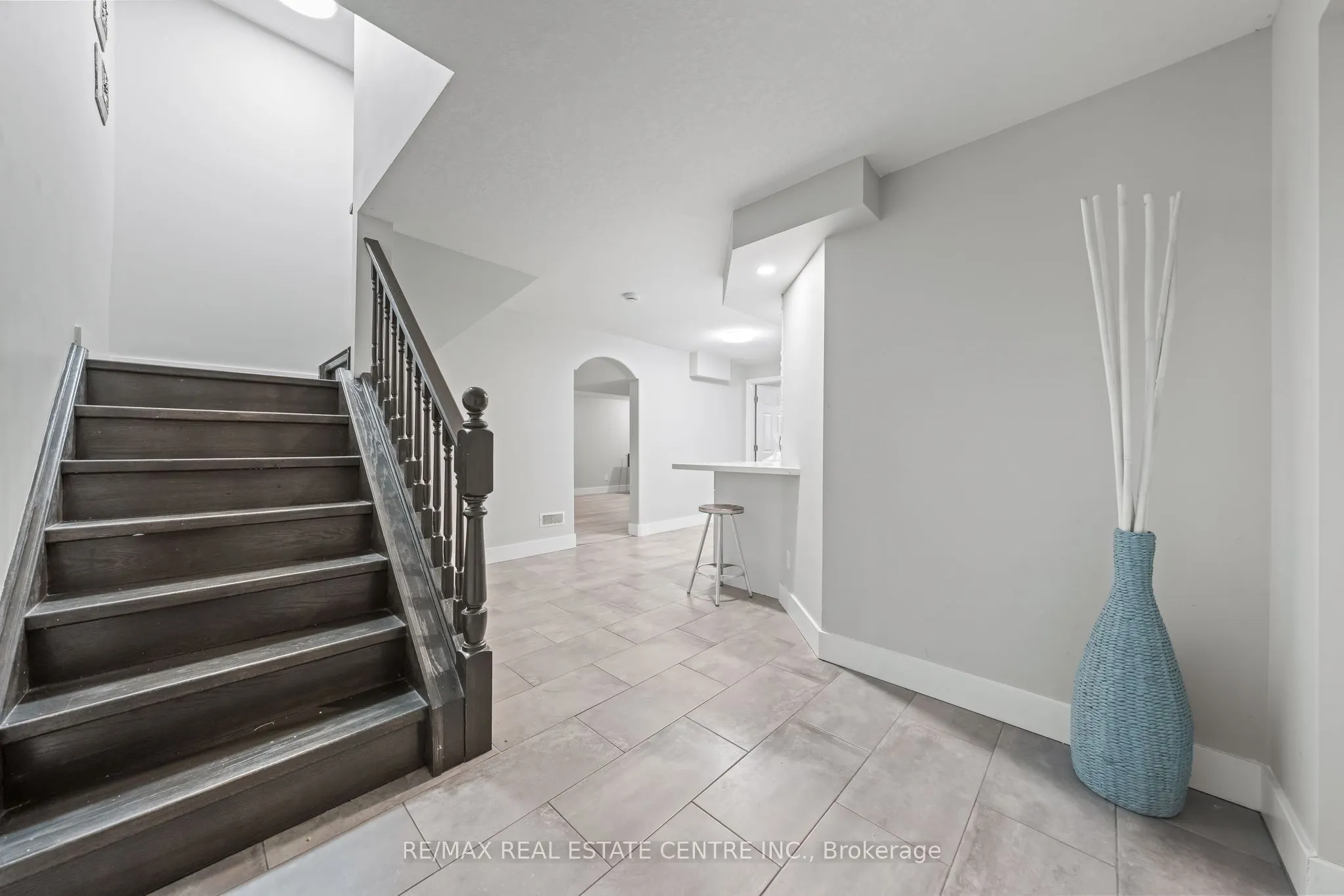 715 BURNETT Avenue