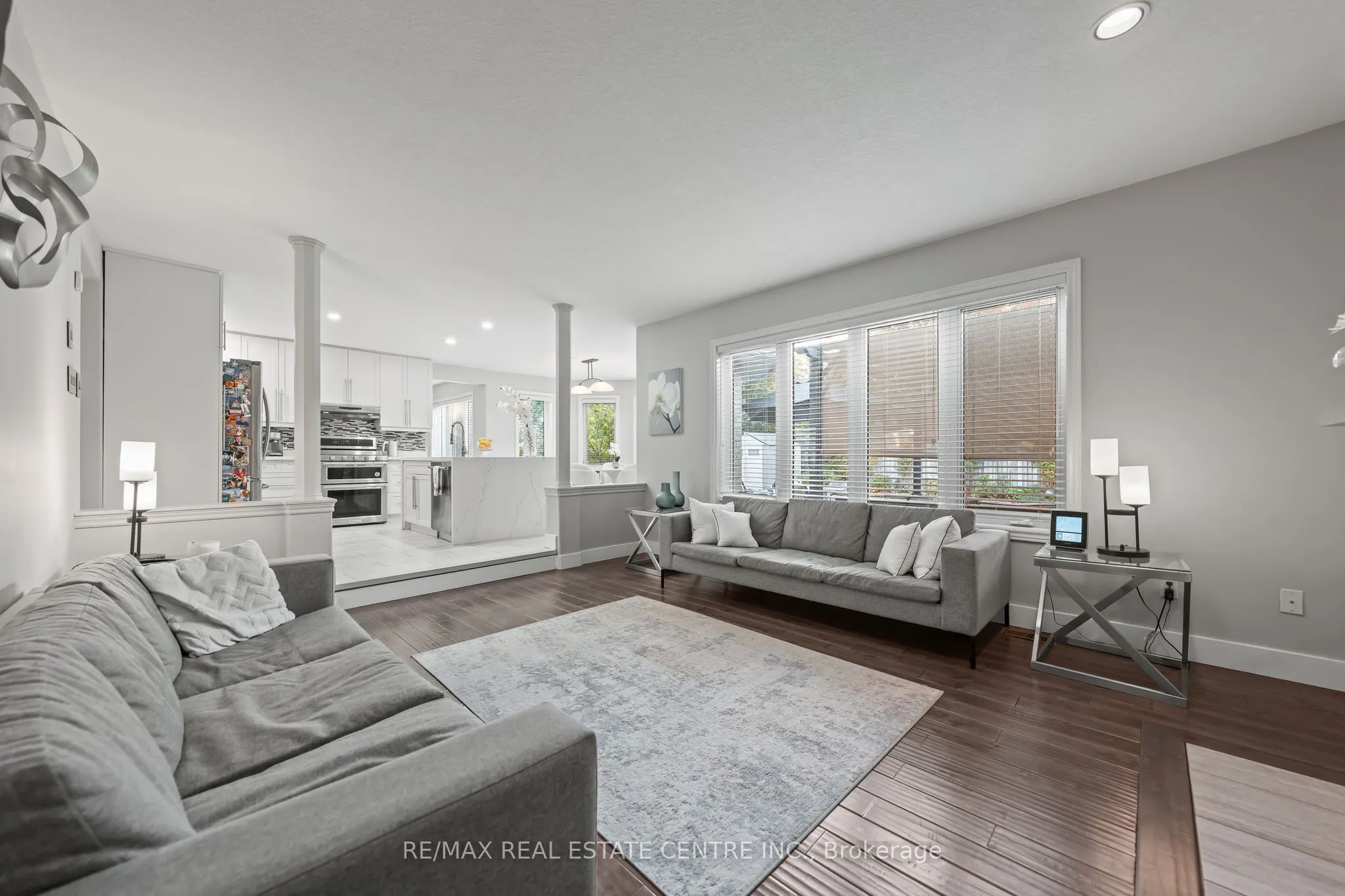 715 BURNETT Avenue