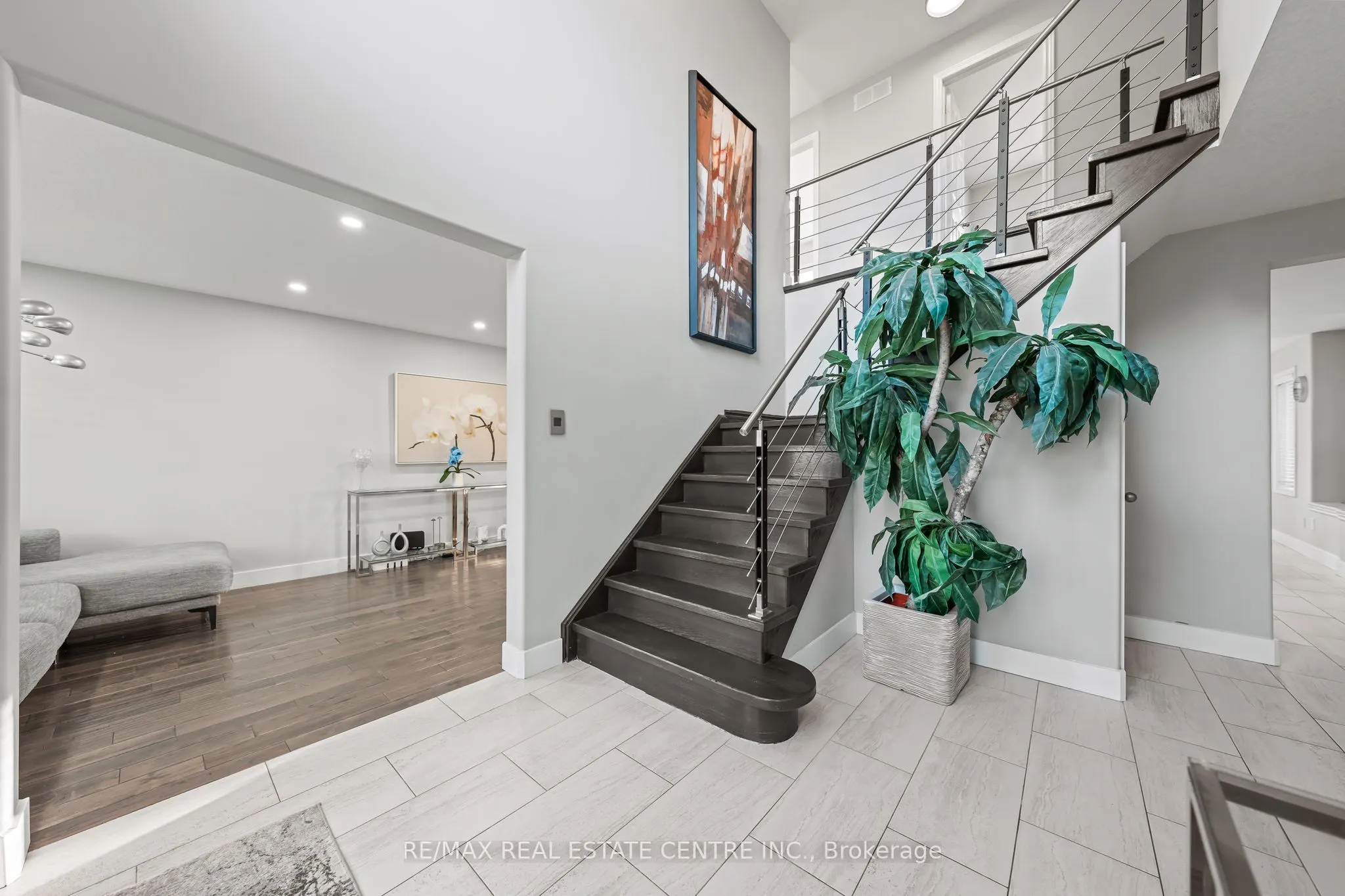 715 BURNETT Avenue