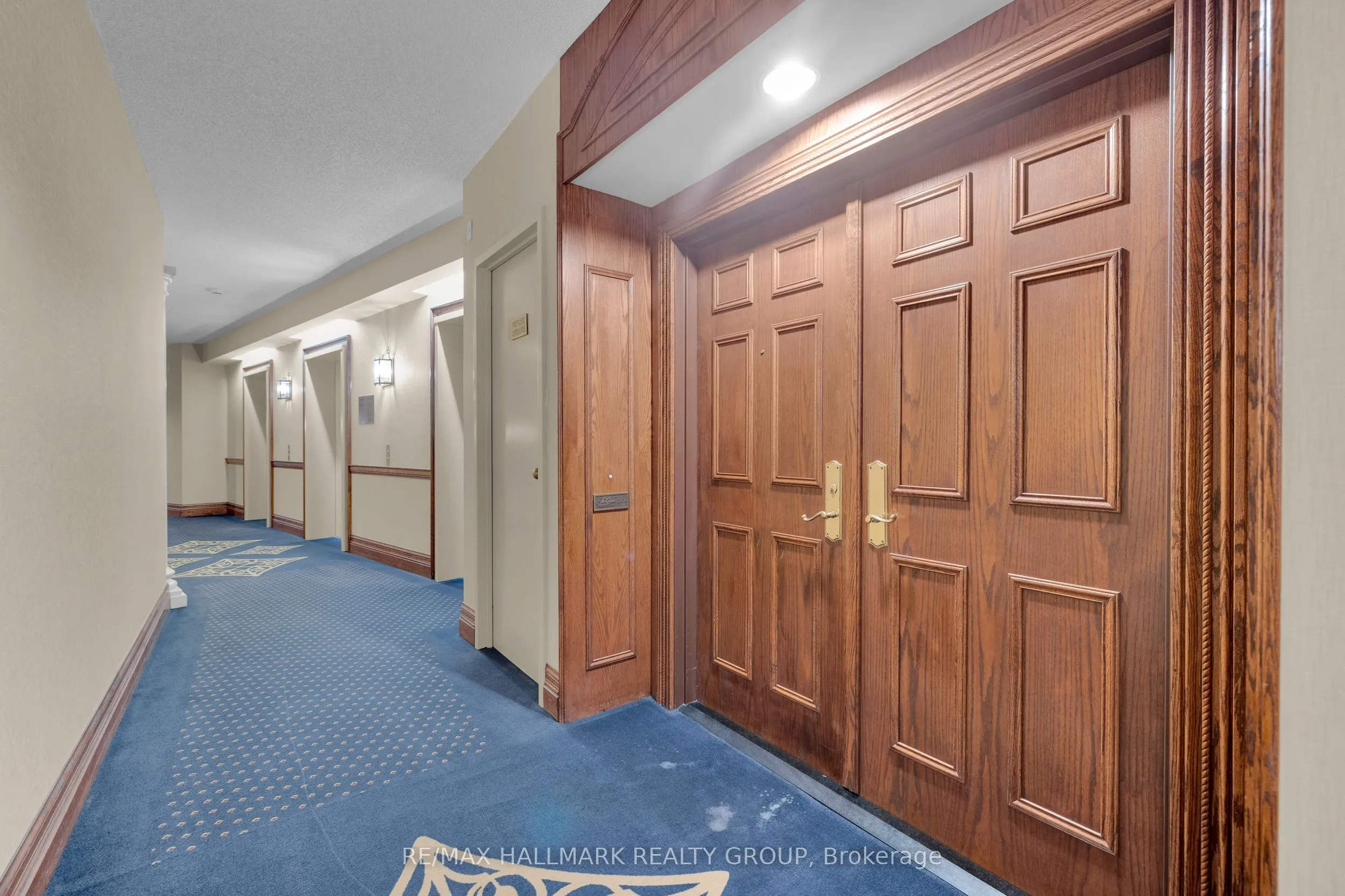 1480 Riverside Drive, #2204