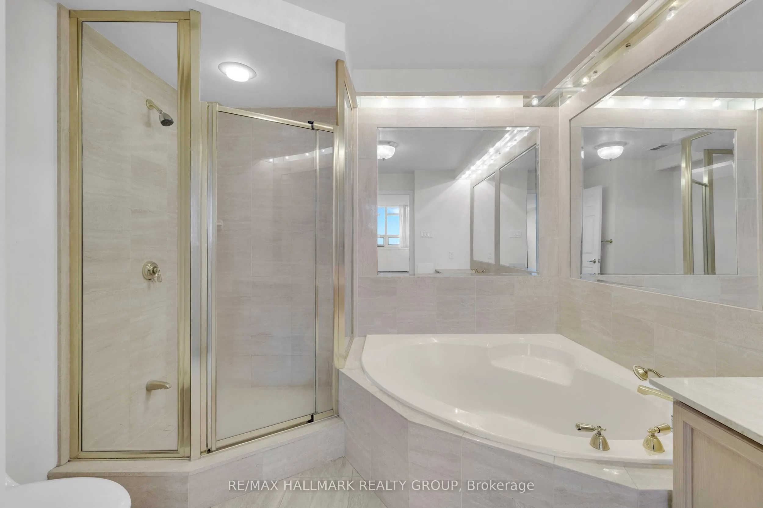 1480 Riverside Drive, #2204