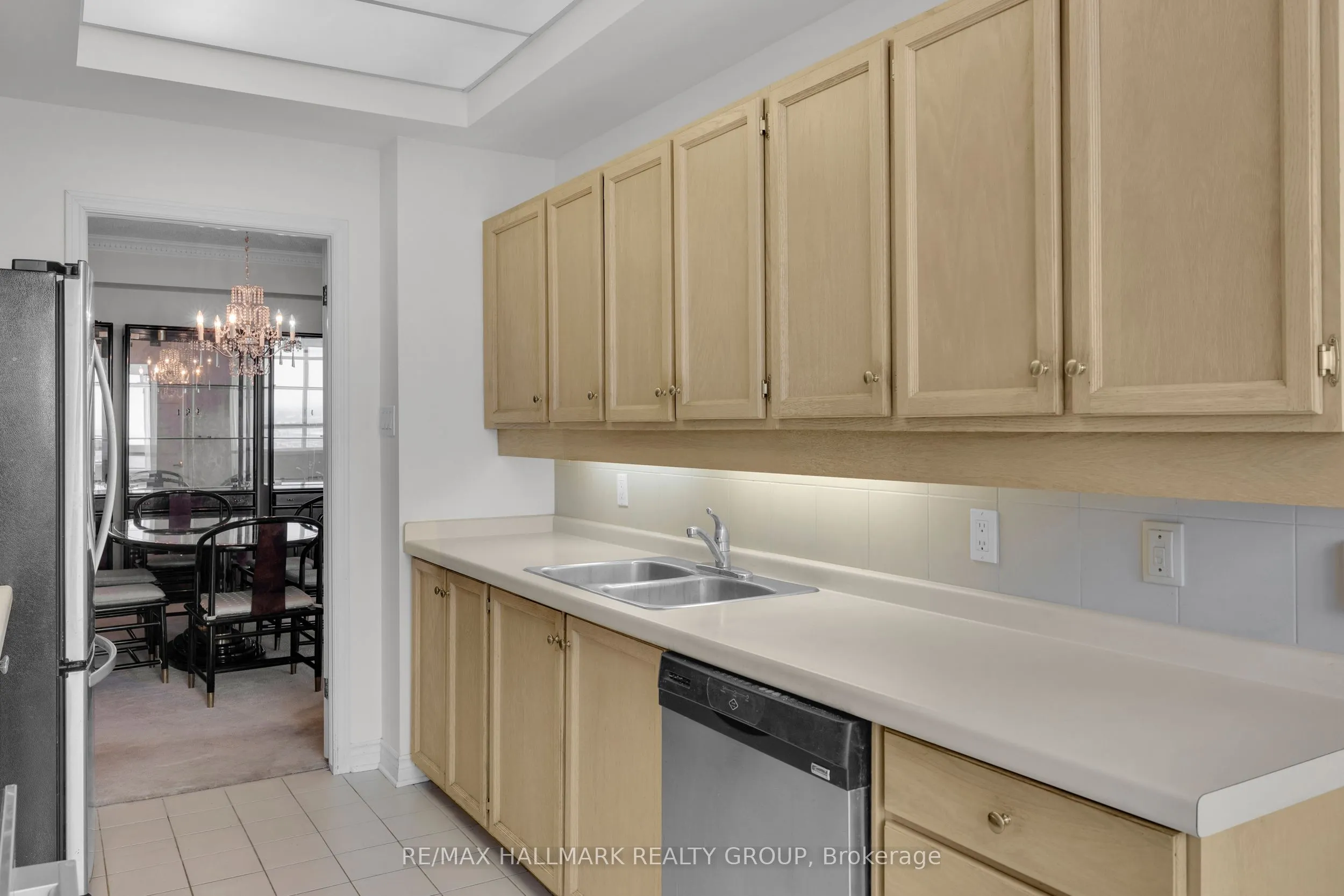 1480 Riverside Drive, #2204