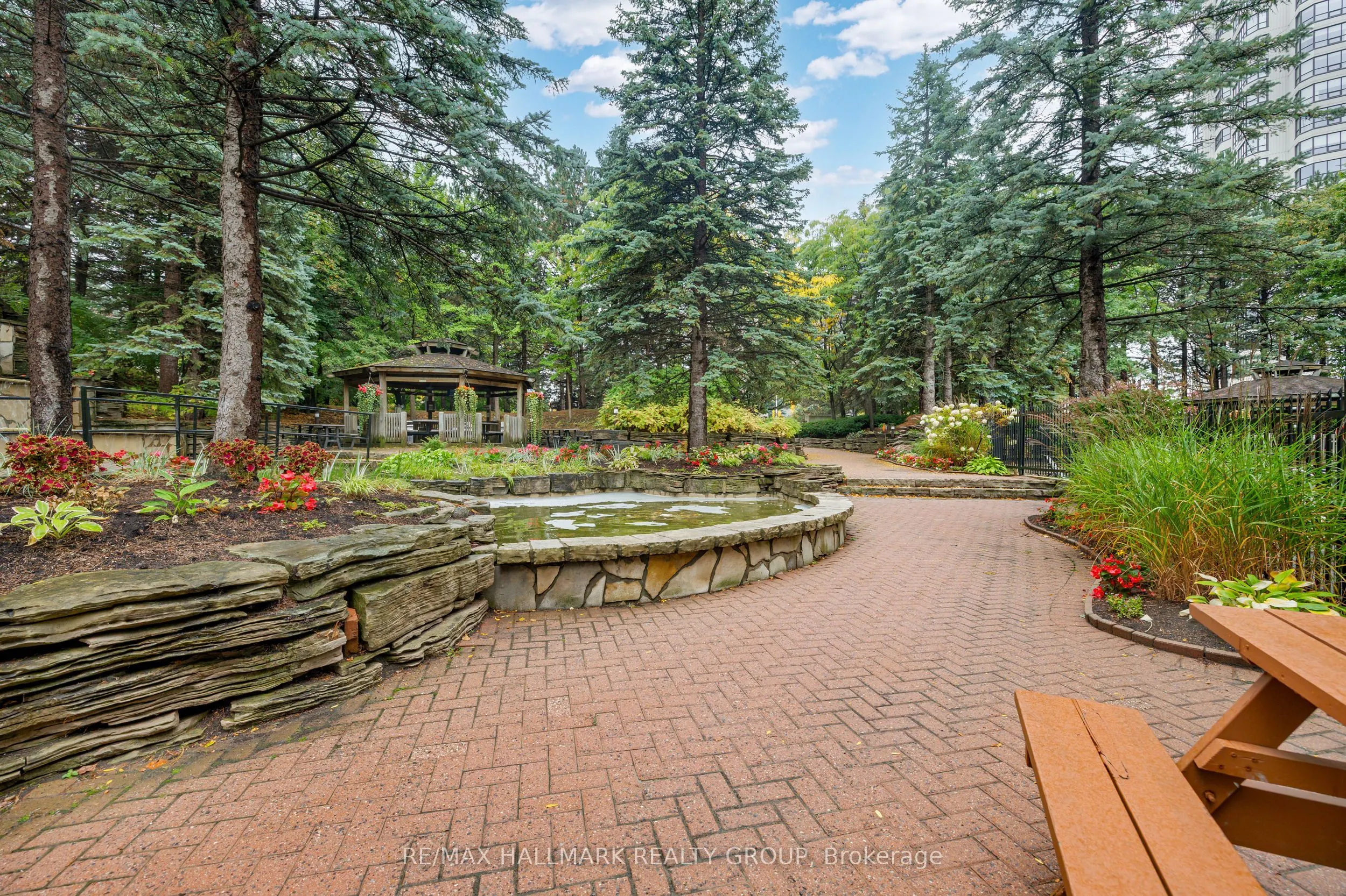1480 Riverside Drive, #2204