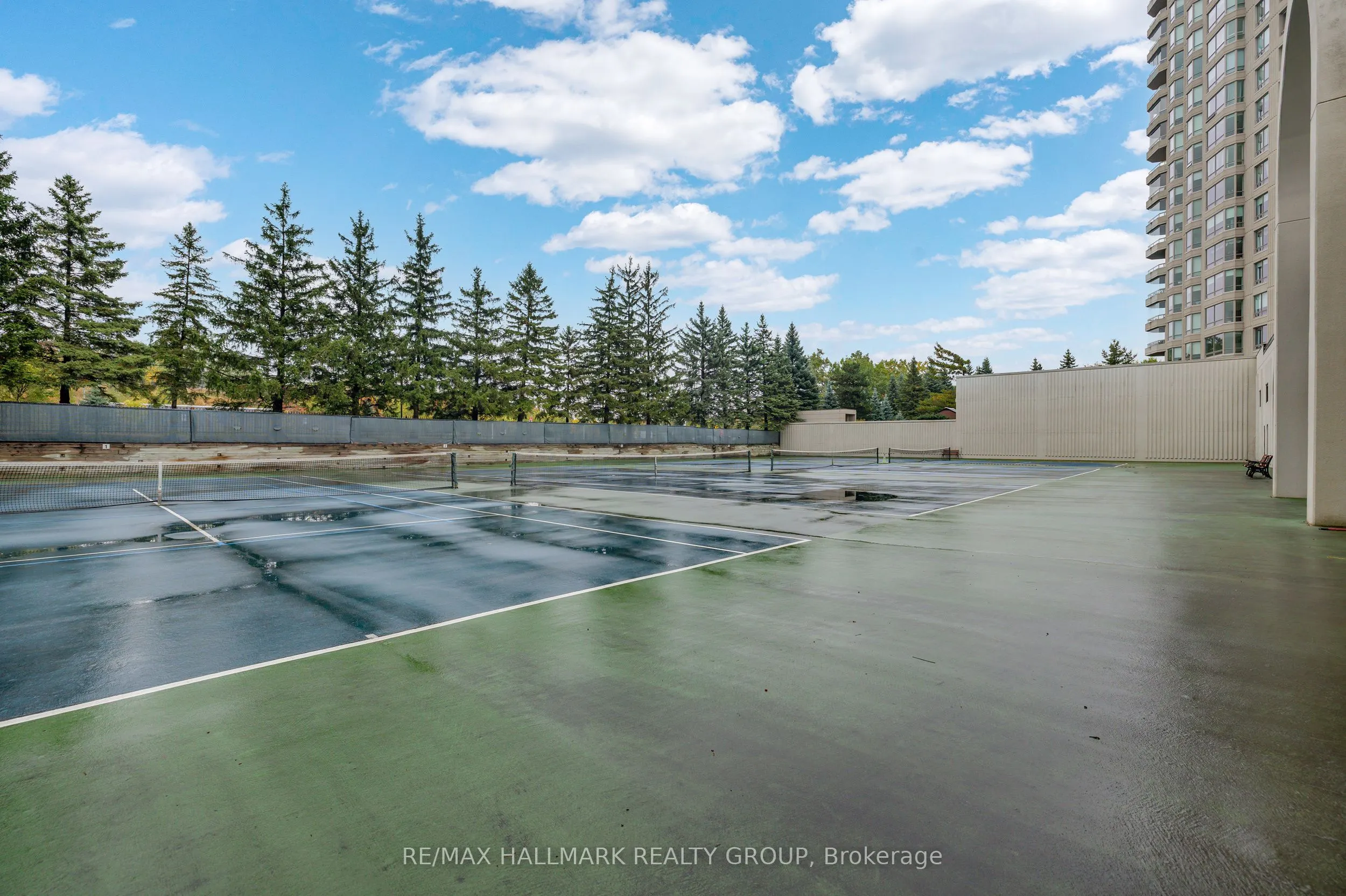 1480 Riverside Drive, #2204