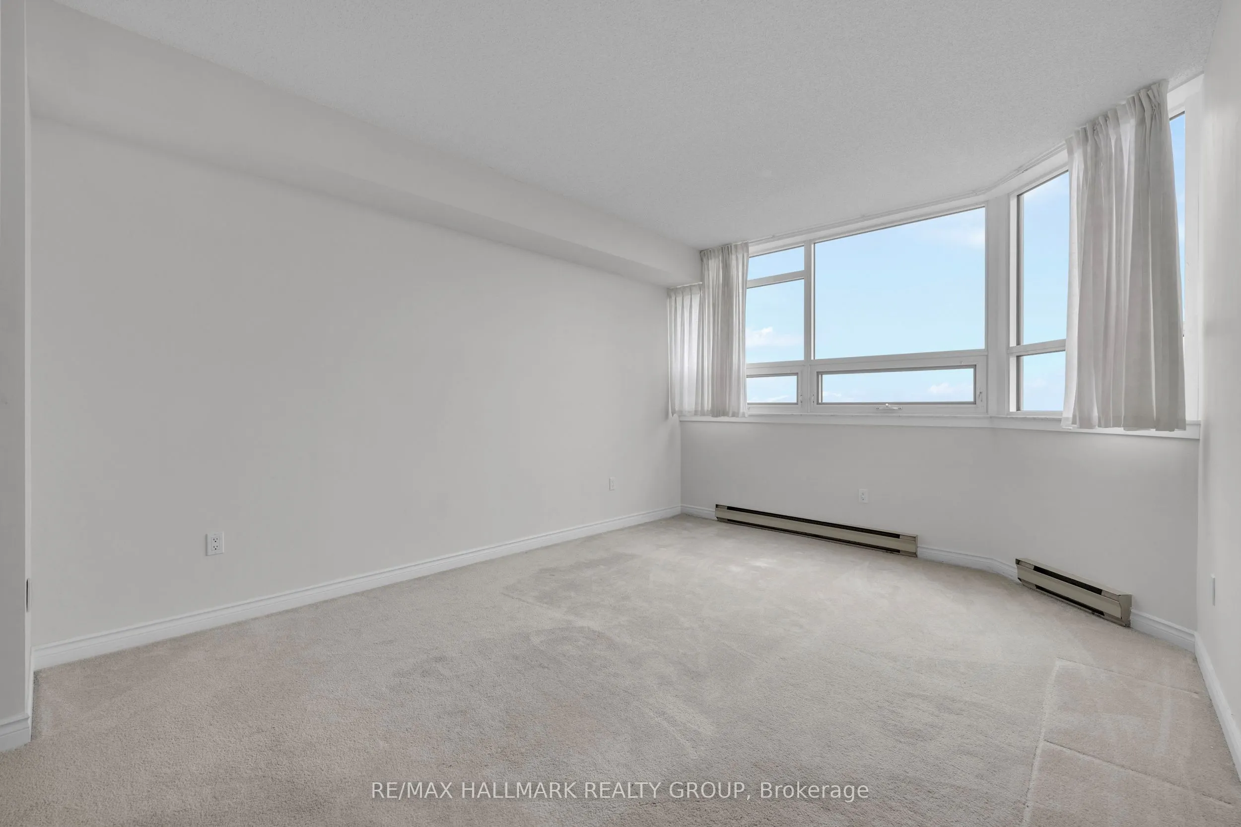 1480 Riverside Drive, #2204
