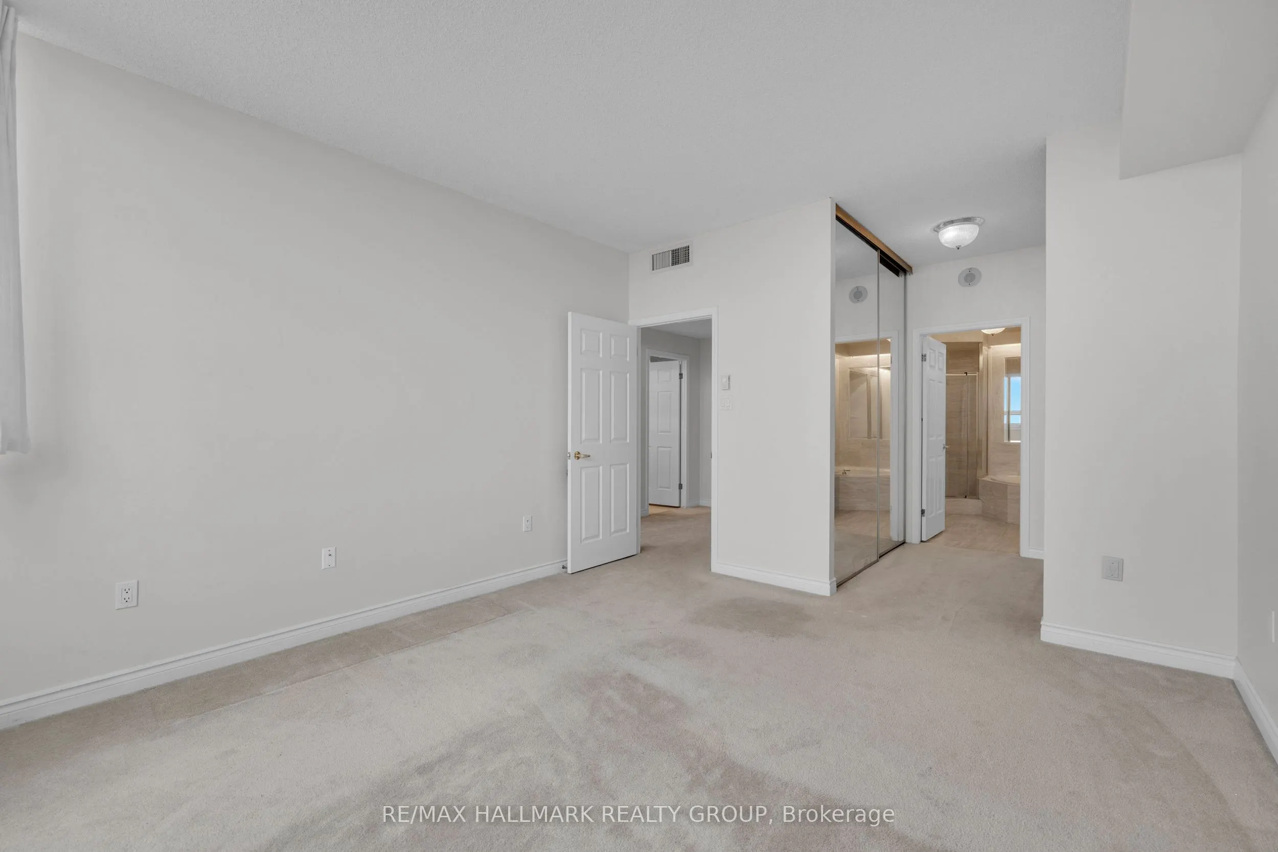 1480 Riverside Drive, #2204