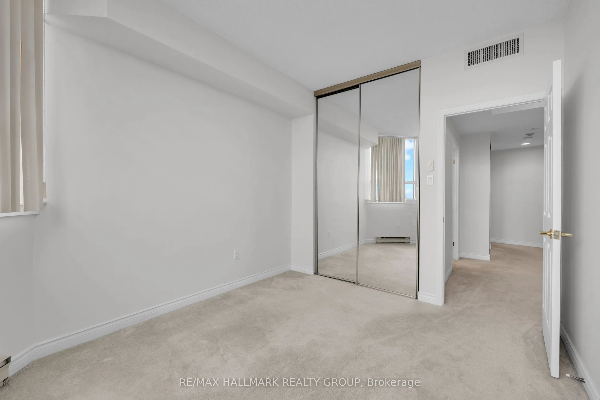 1480 Riverside Drive, #2204