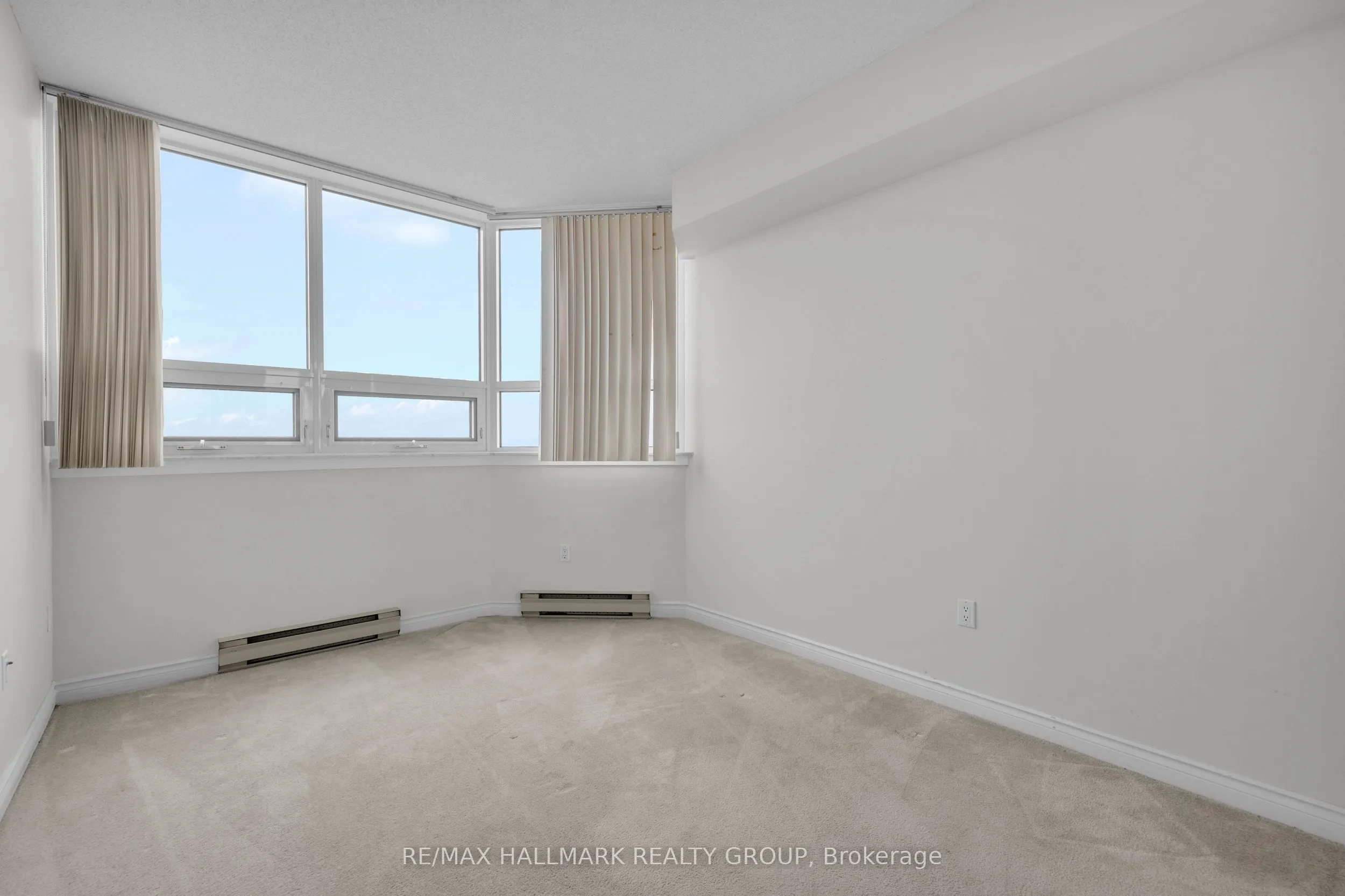 1480 Riverside Drive, #2204