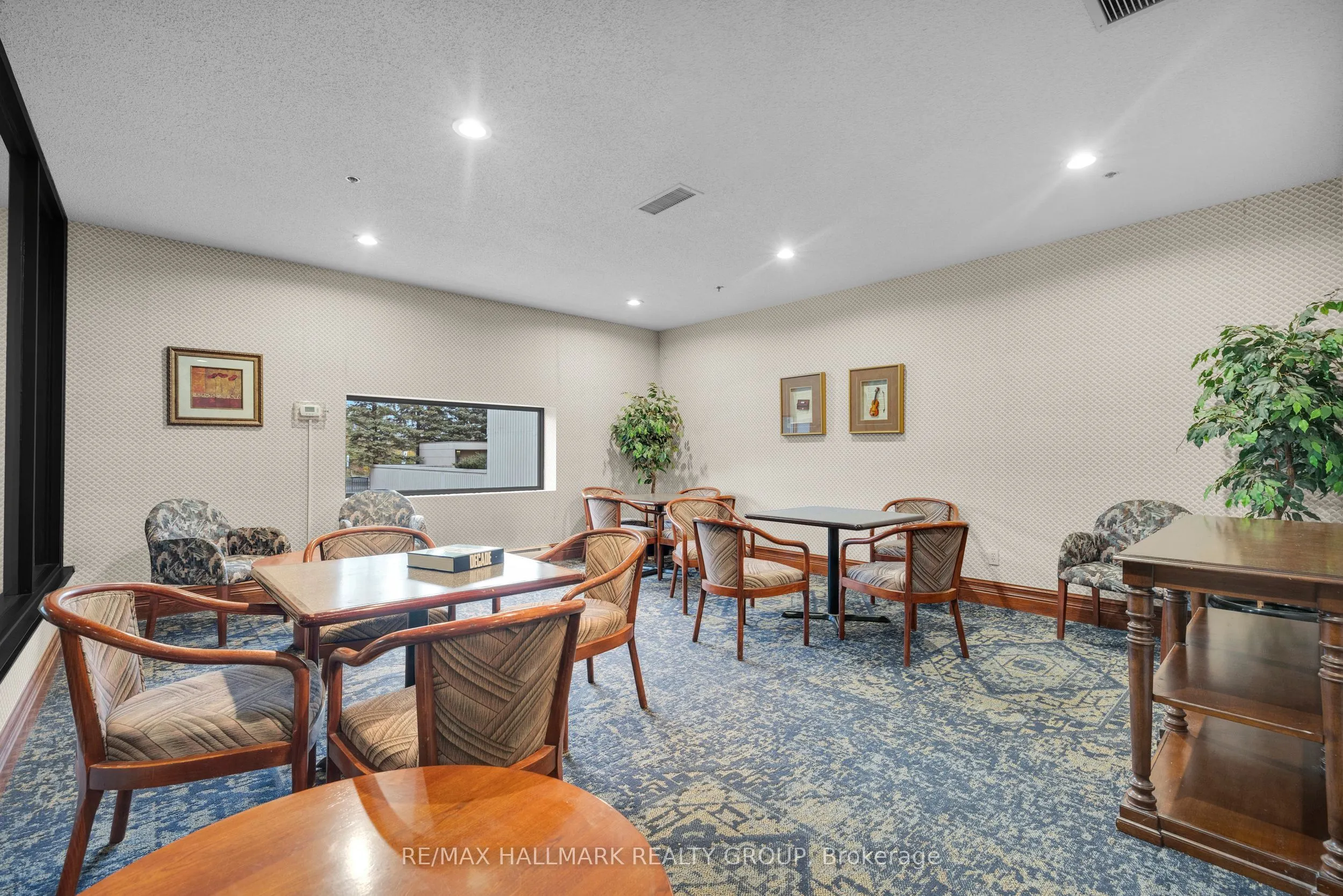 1480 Riverside Drive, #2204