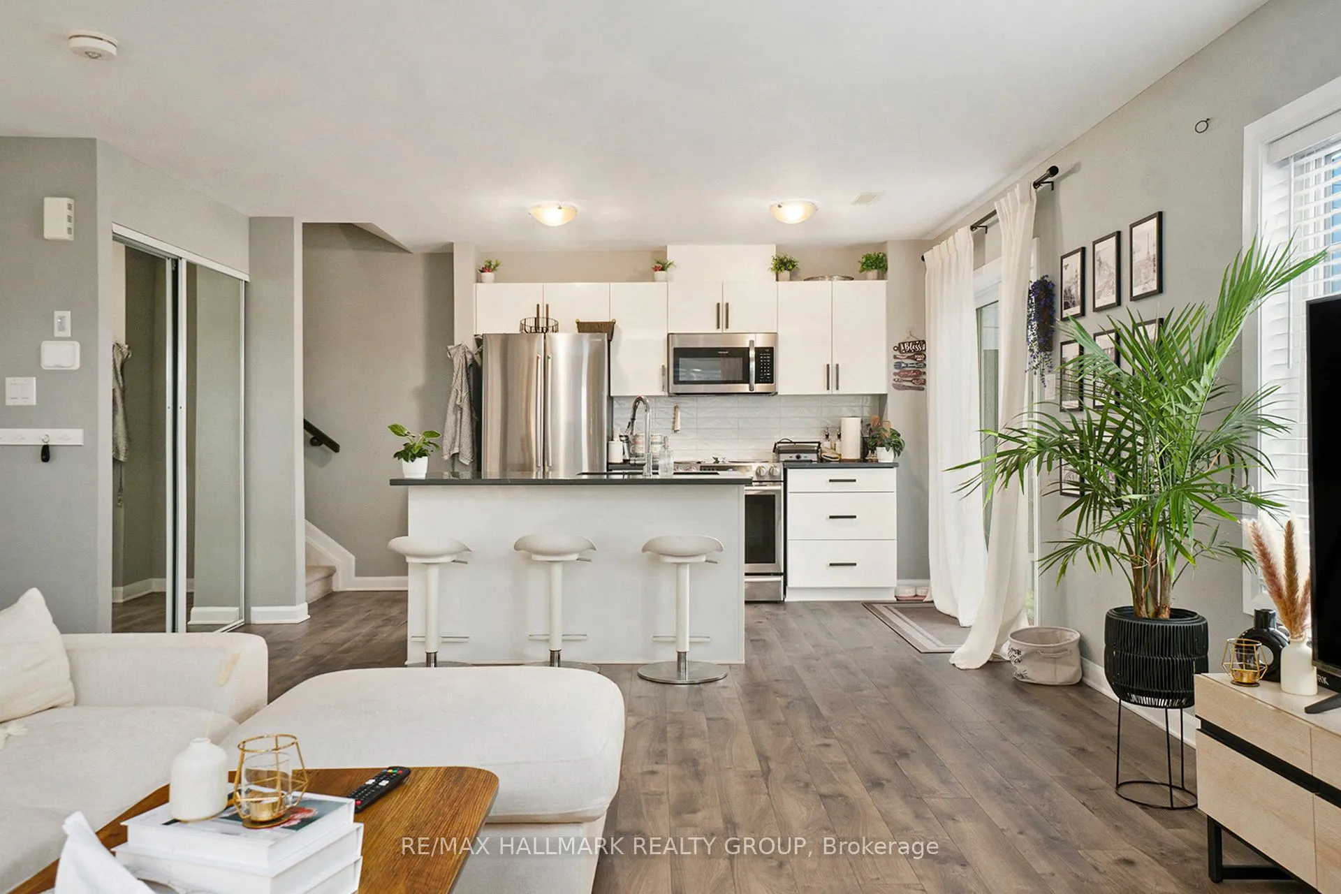 512 Decoeur Drive, #B