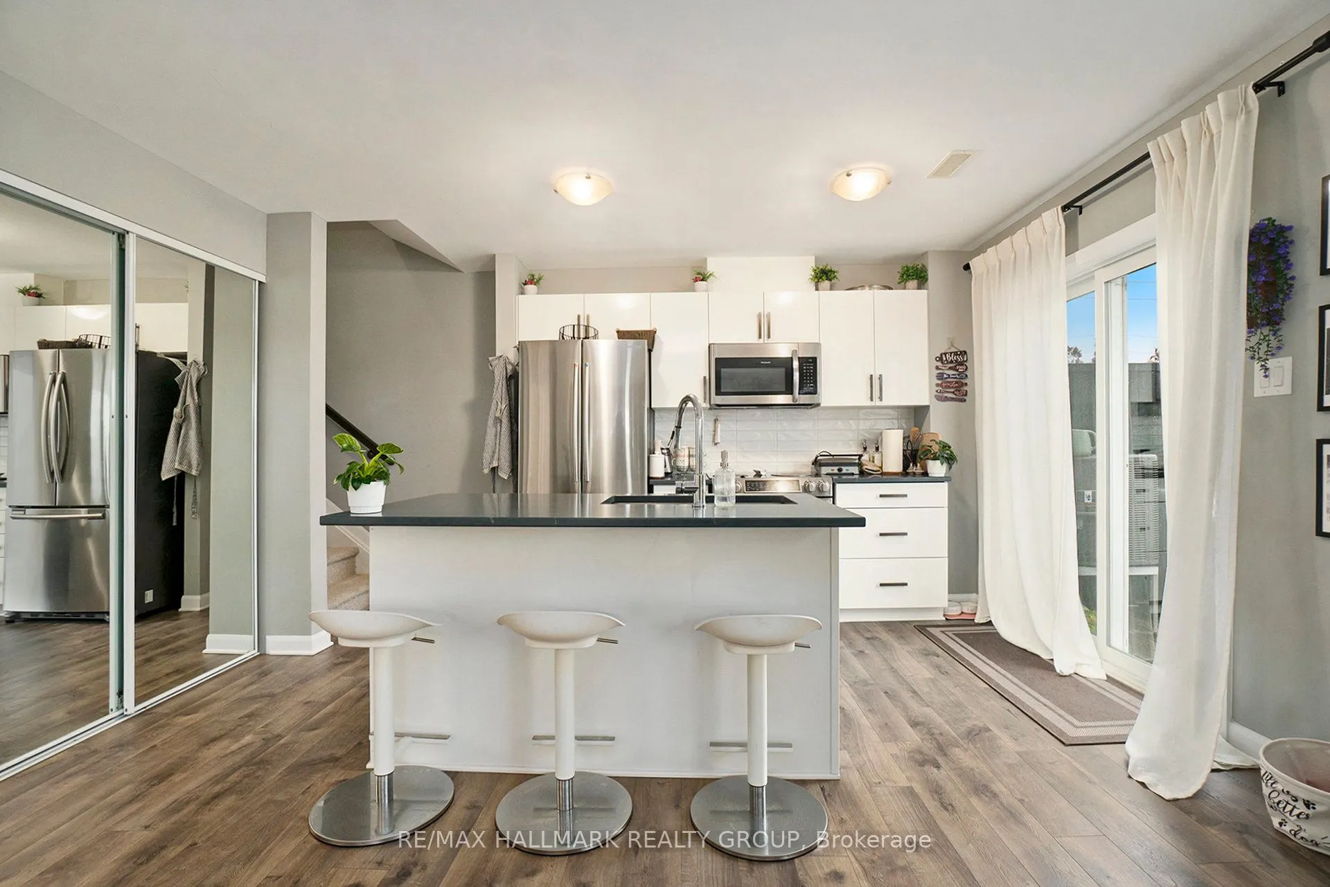 512 Decoeur Drive, #B
