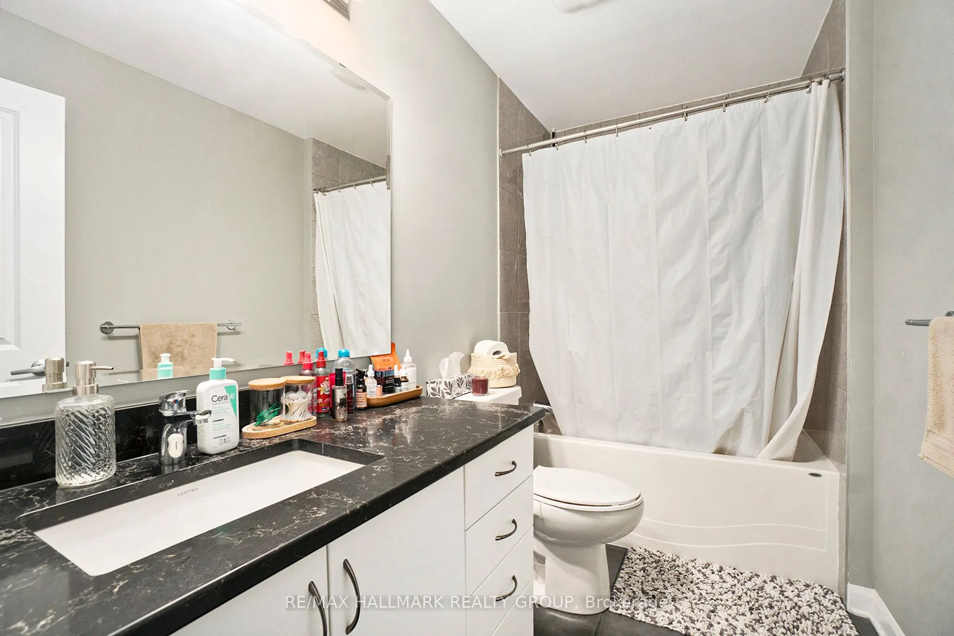 512 Decoeur Drive, #B