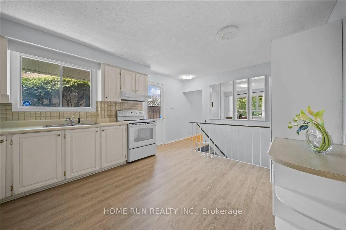 685 FARMINGTON Avenue