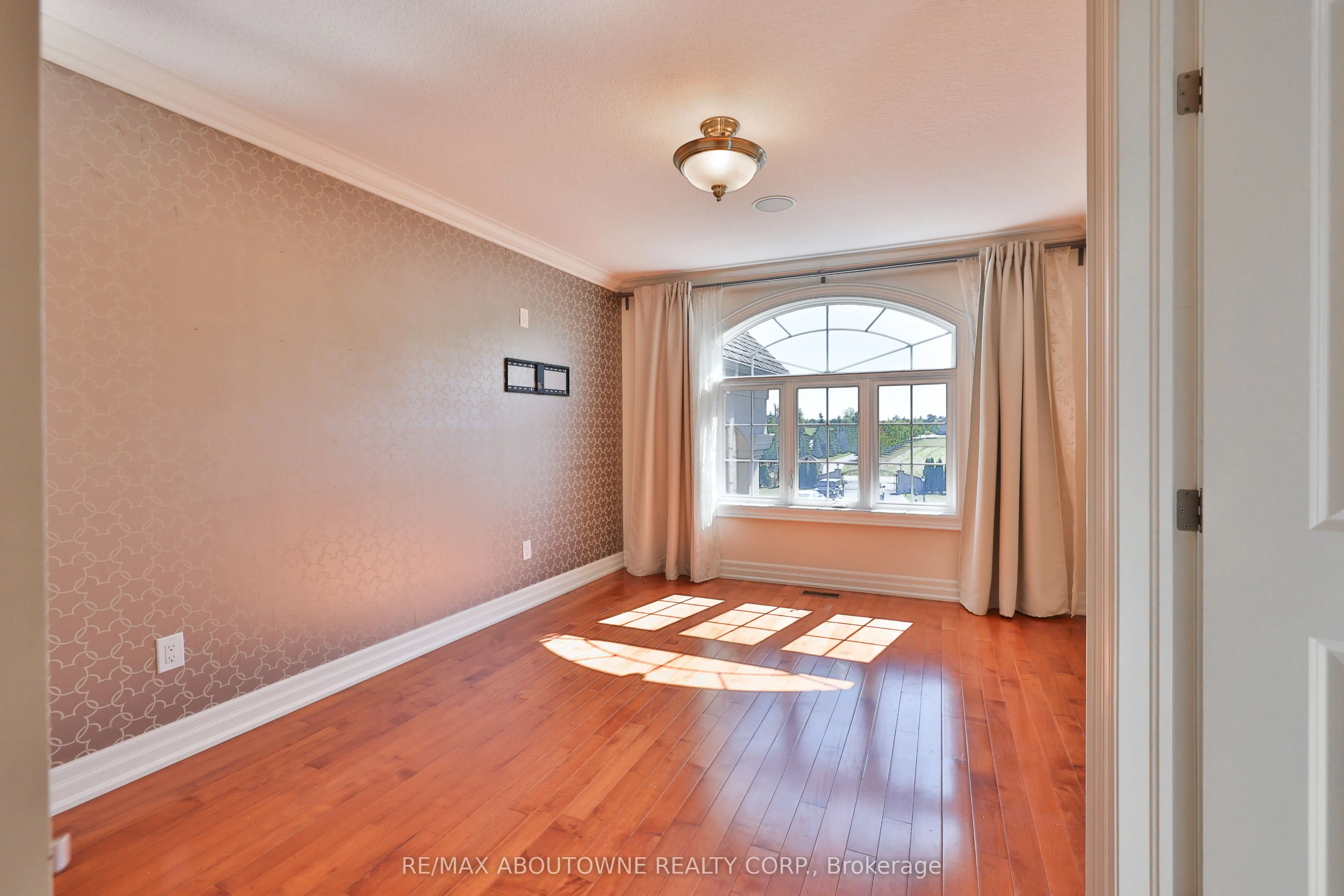 803 Ridge Road