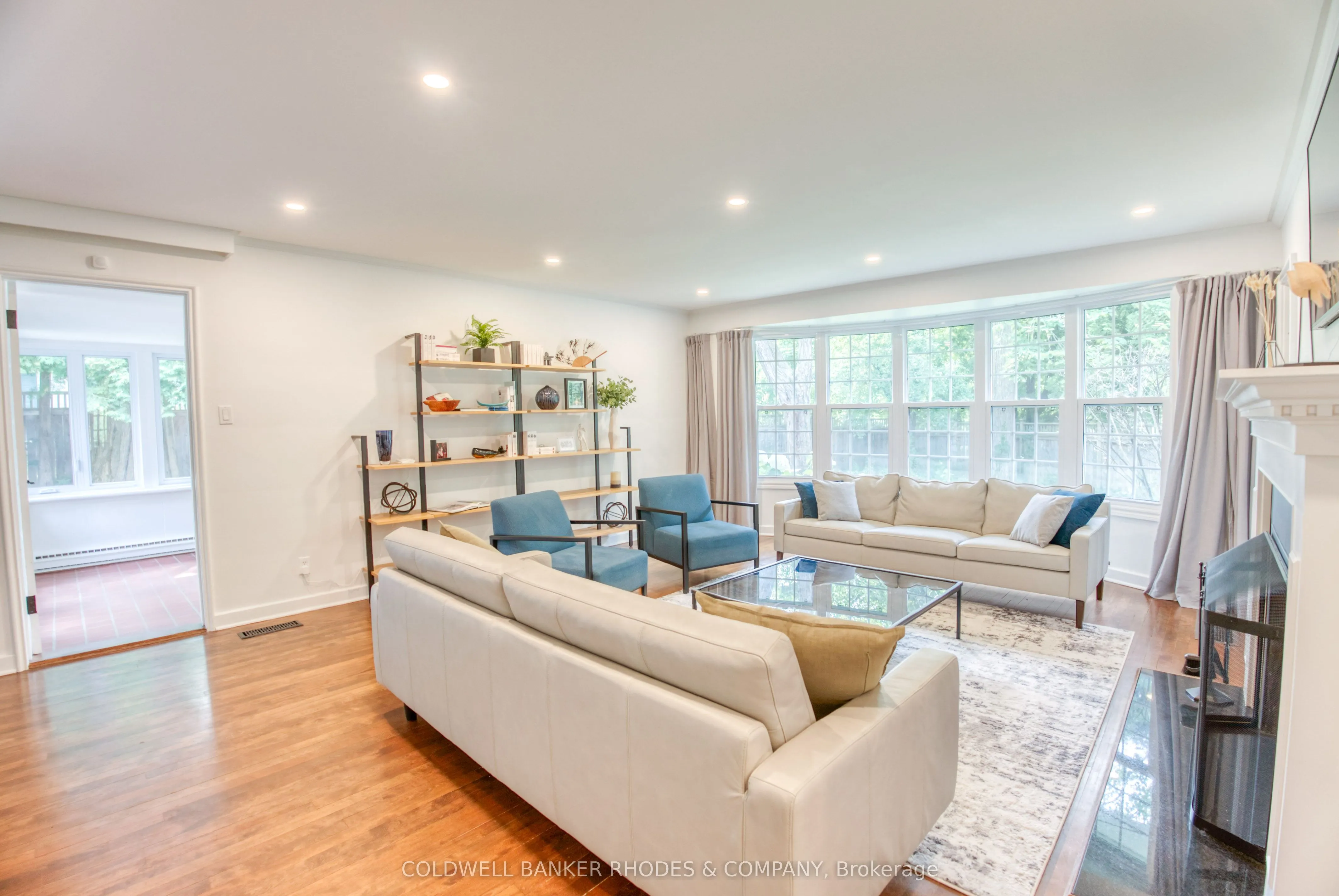 150 Lakeway Drive
