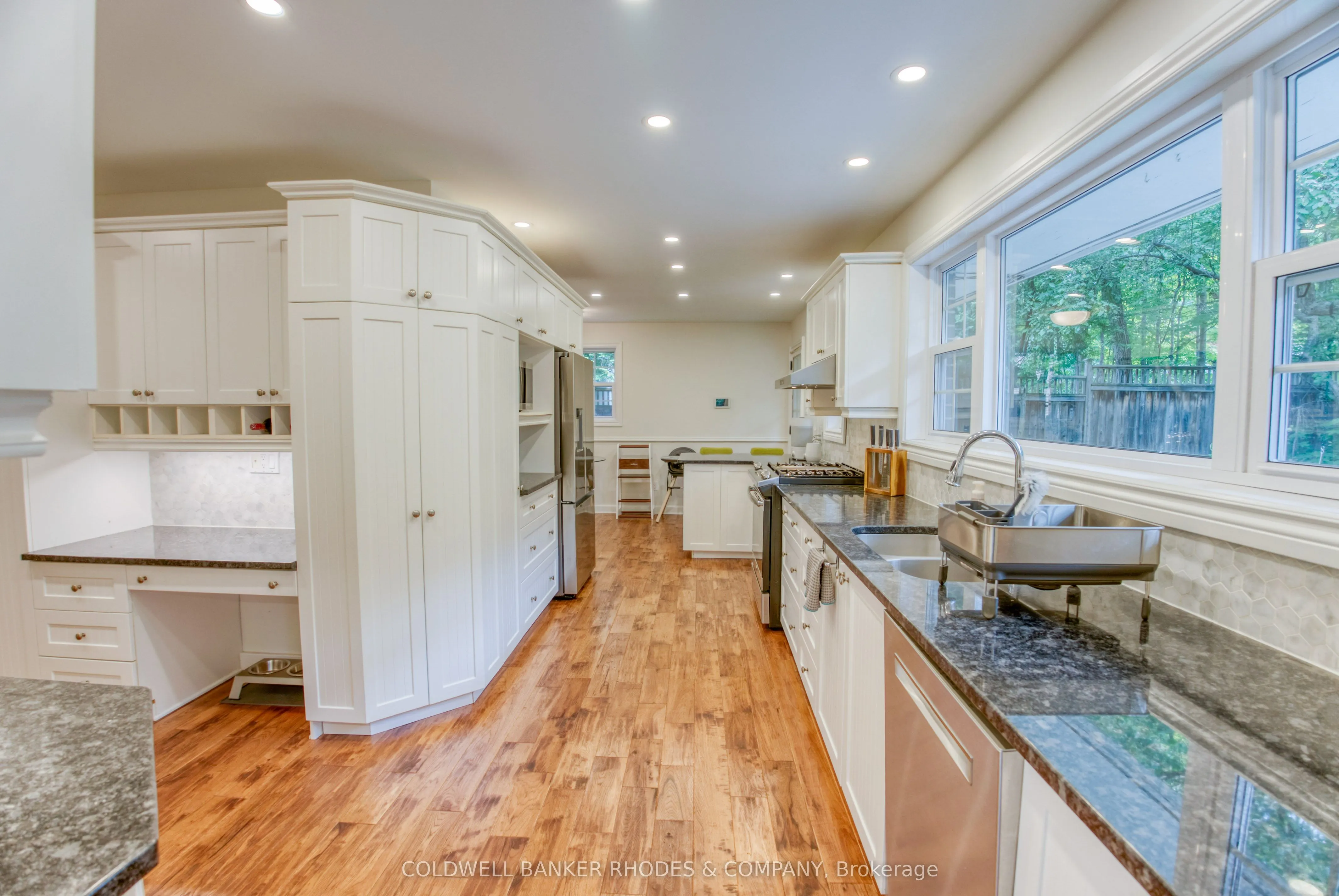 150 Lakeway Drive