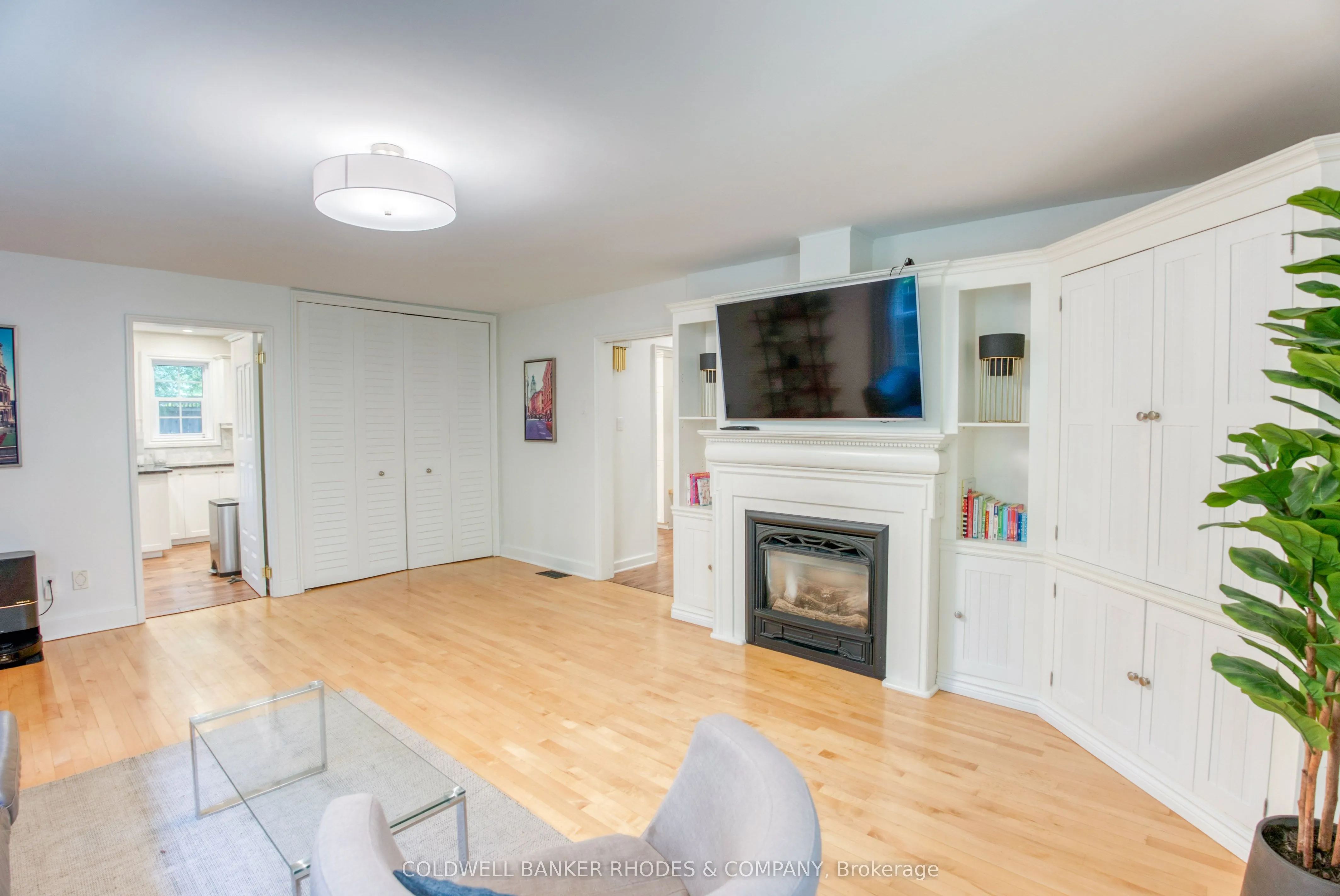 150 Lakeway Drive