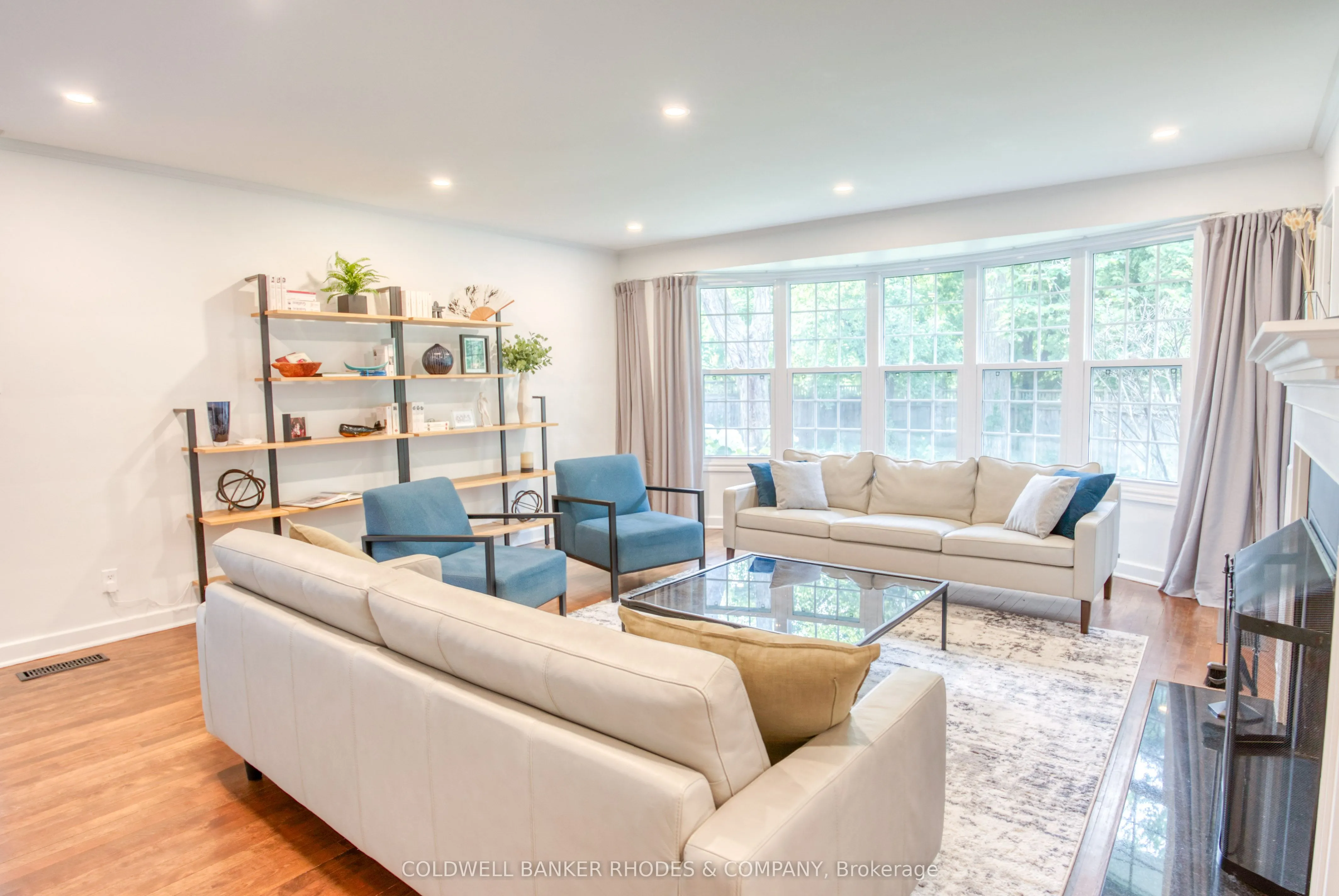 150 Lakeway Drive